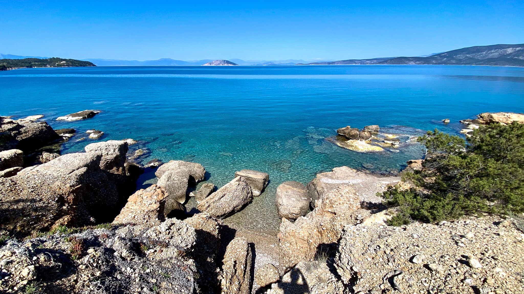 Italianway Ermionida Kilada on the rocks