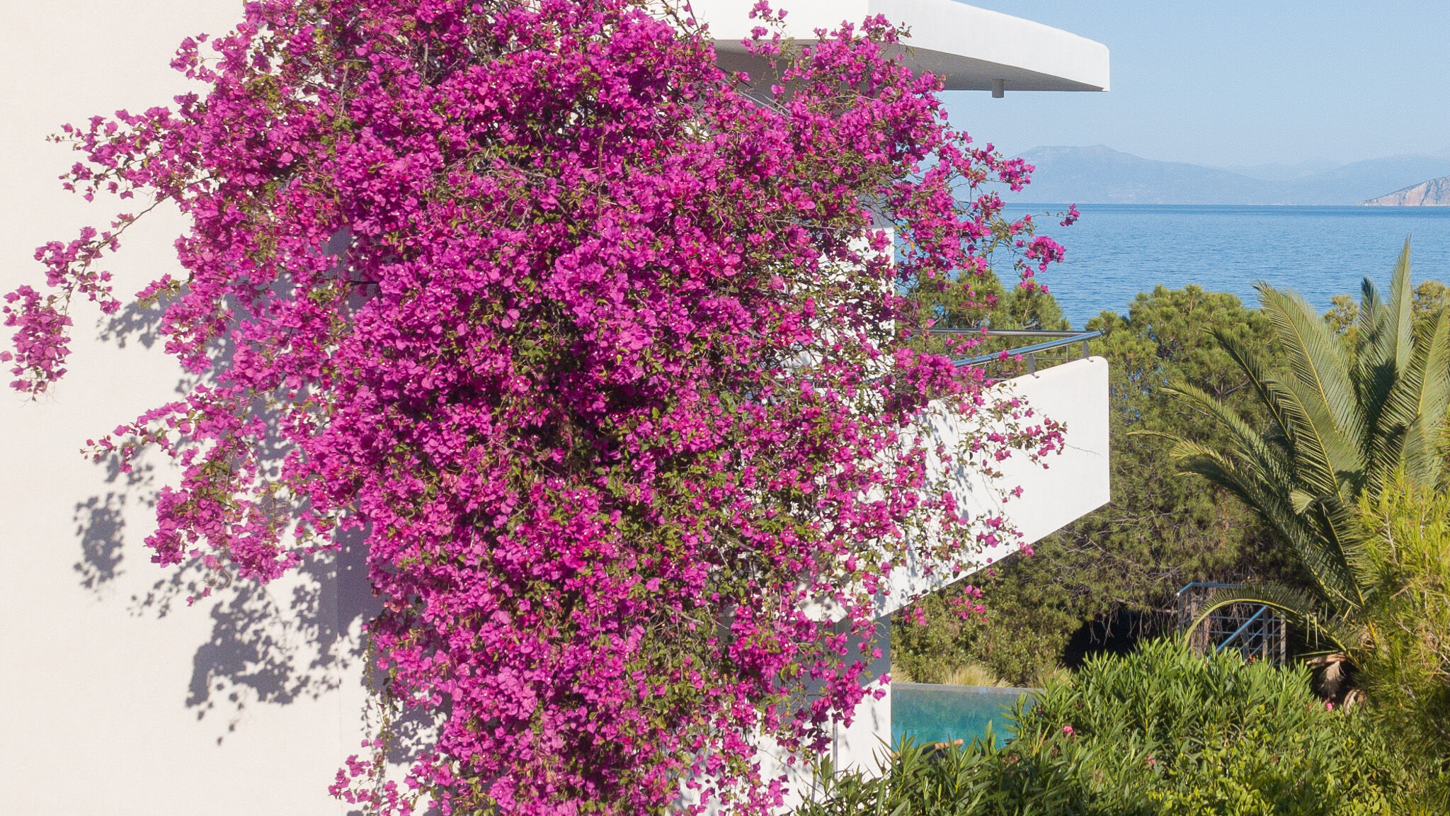 Italianway Ermionida Kilada on the rocks