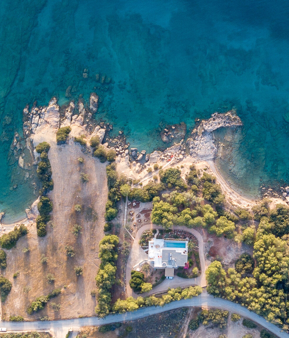 Italianway Ermionida Kilada on the rocks