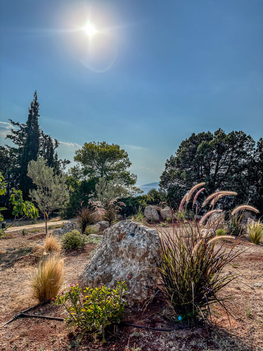 Italianway Ermionida Kilada on the rocks