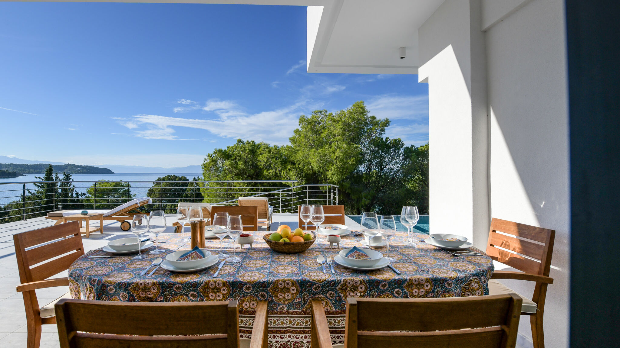 Italianway Ermionida Kilada on the rocks