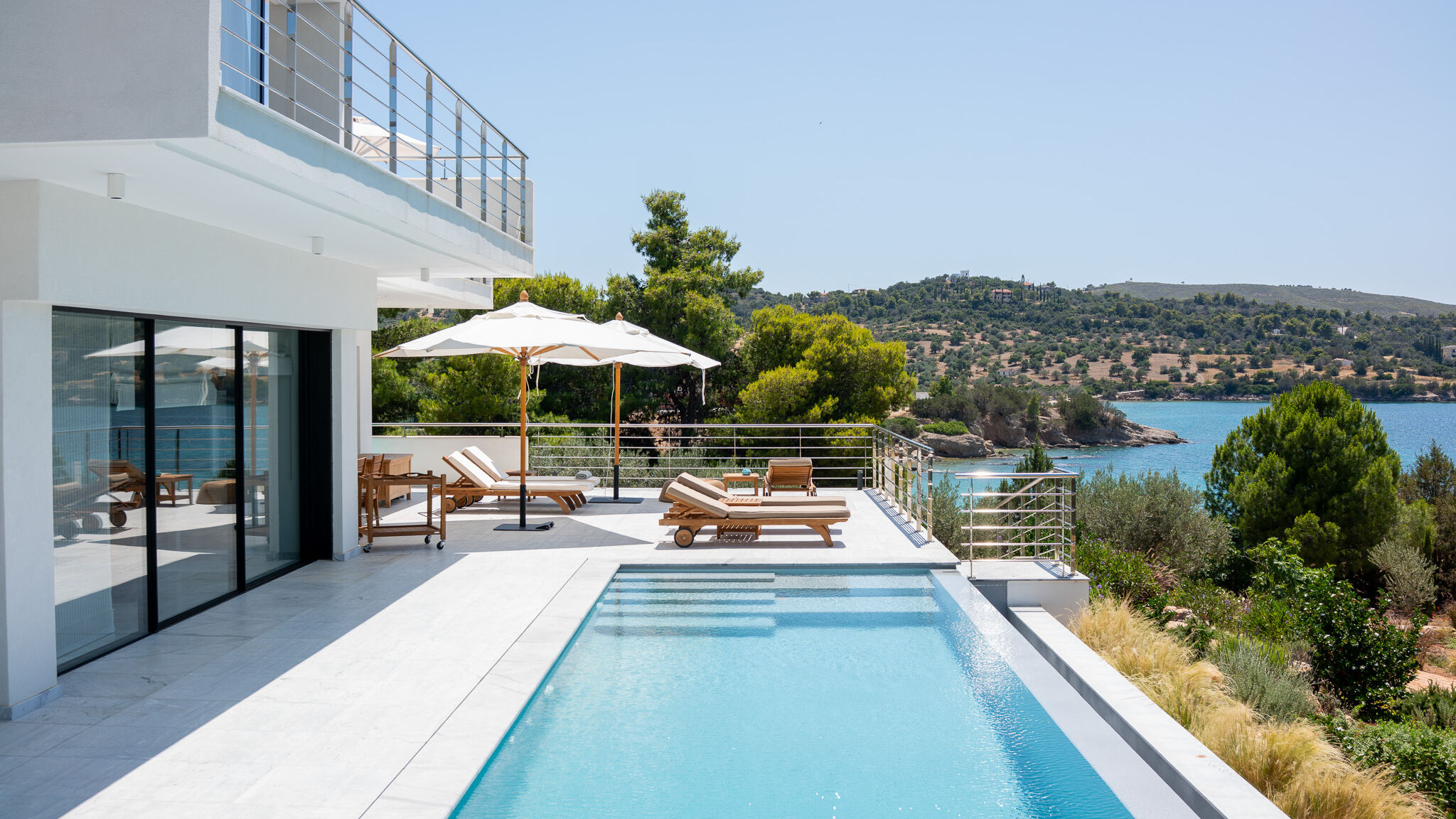 Italianway Ermionida Kilada on the rocks