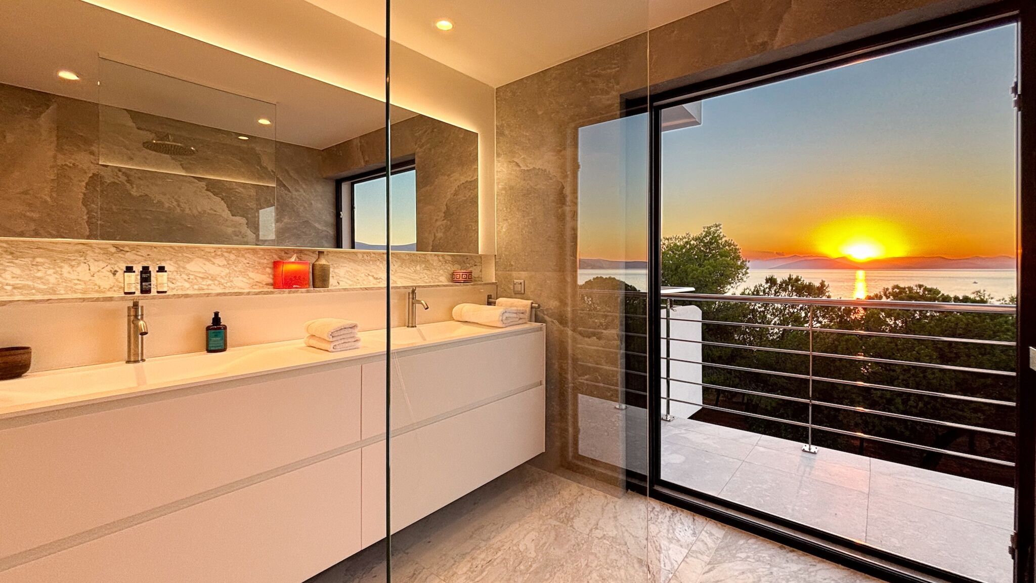 Italianway Ermionida Kilada on the rocks