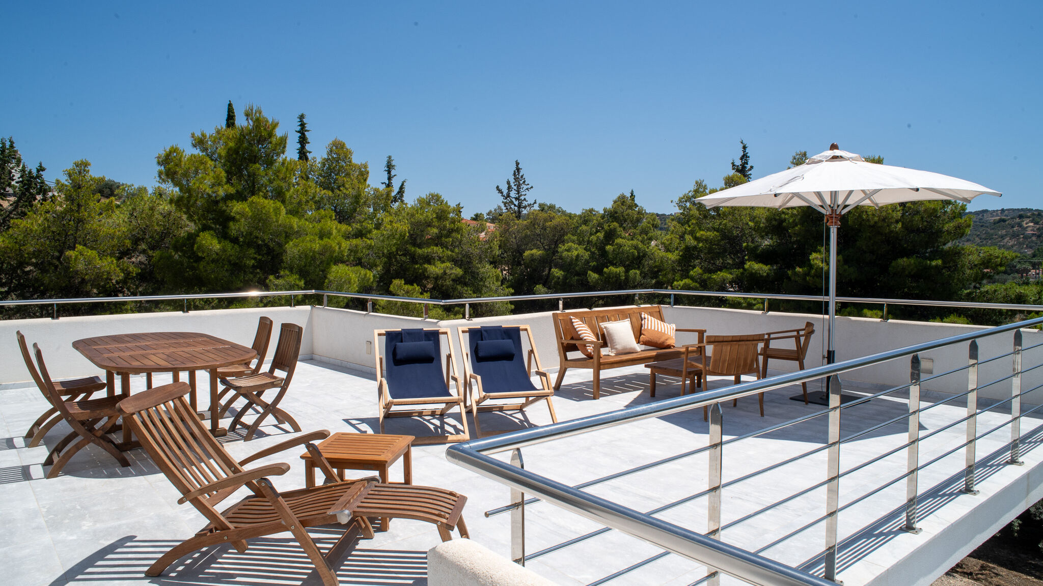 Italianway Ermionida Kilada on the rocks