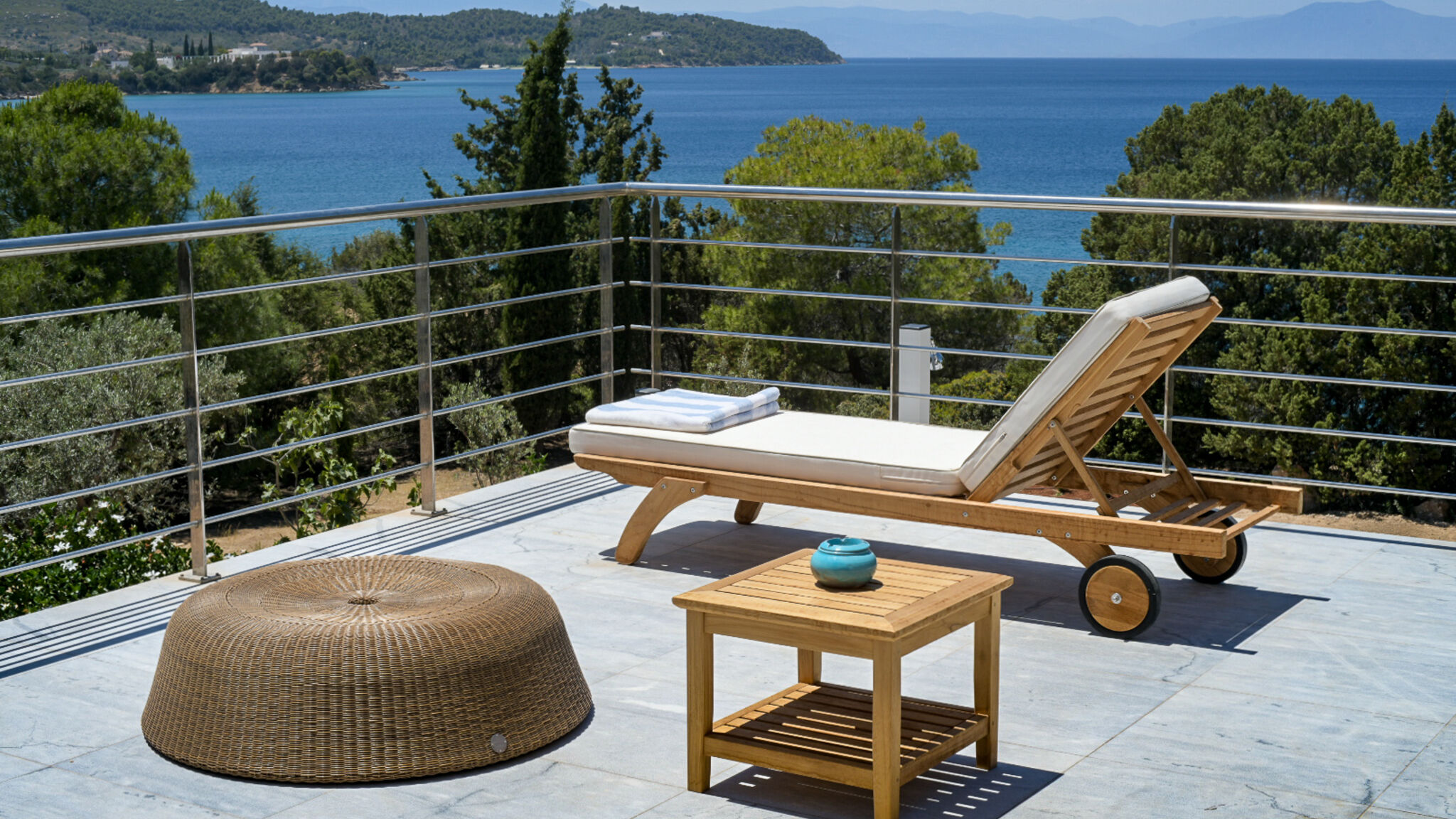 Italianway Ermionida Kilada on the rocks