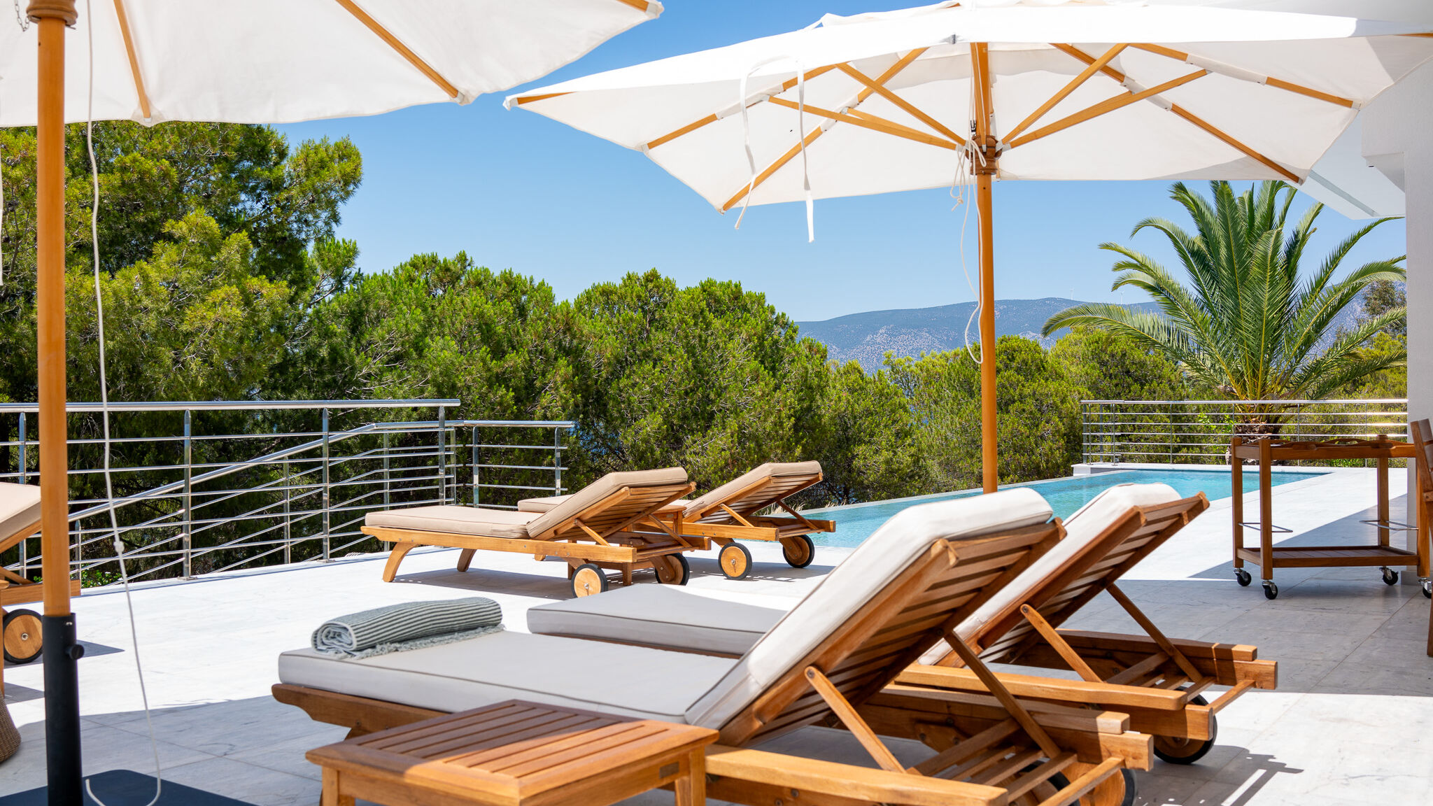 Italianway Ermionida Kilada on the rocks