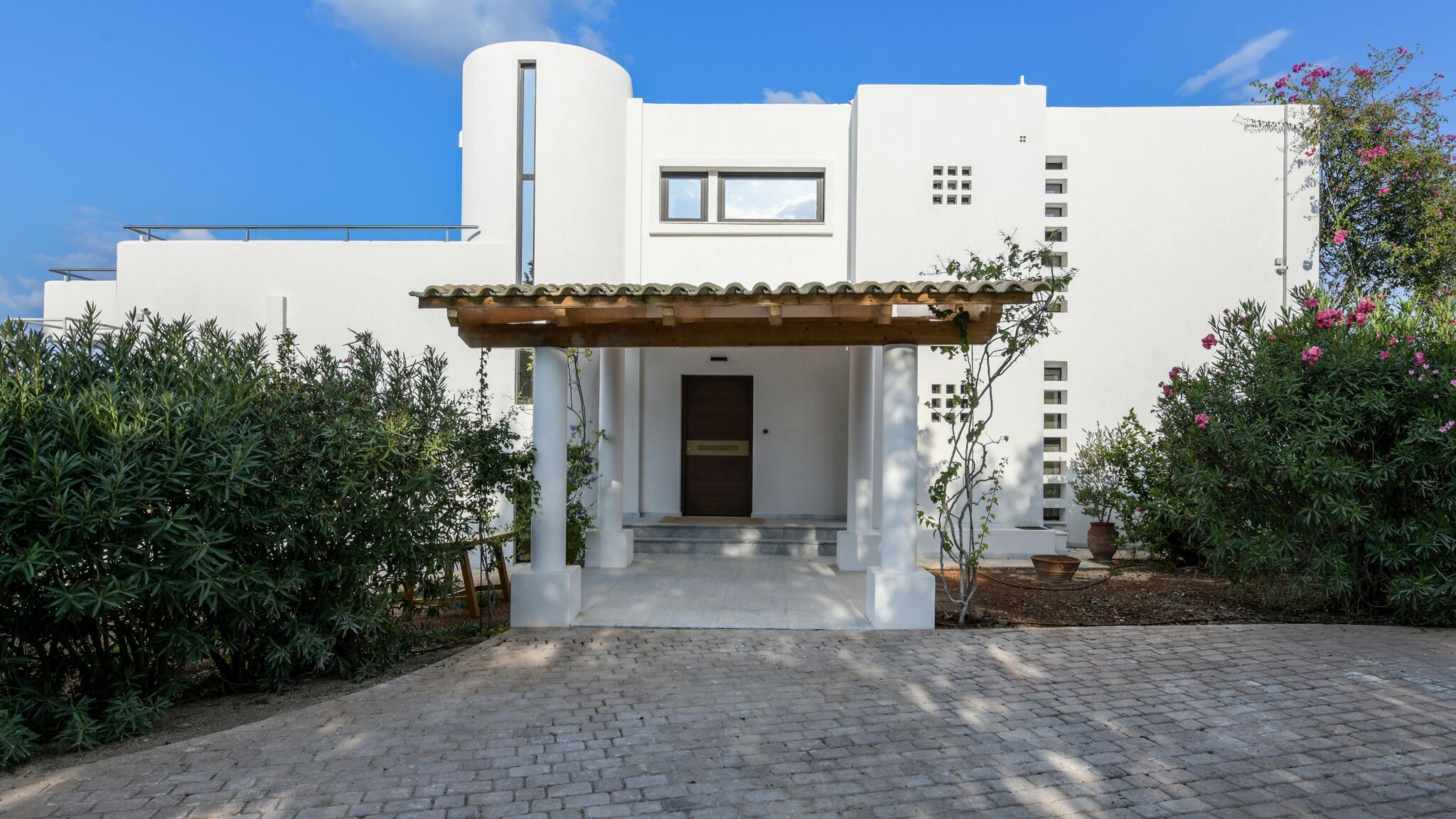 Italianway Ermionida Kilada on the rocks