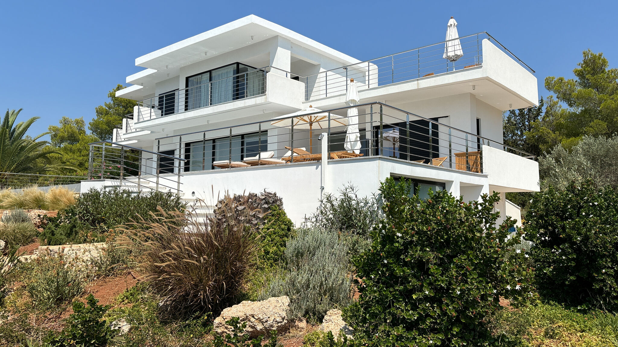 Italianway Ermionida Kilada on the rocks