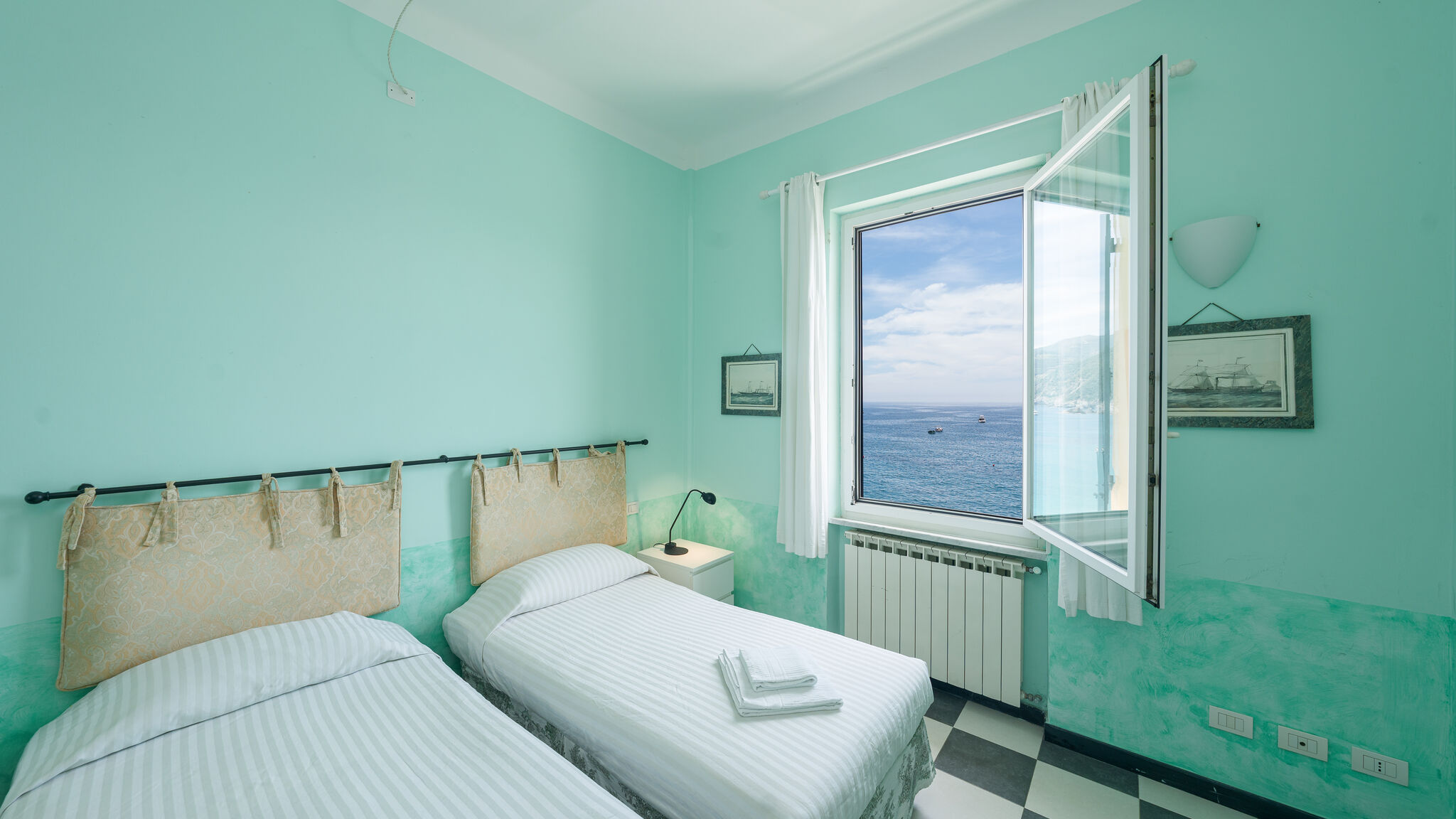 Italianway Monterosso al Mare Bouganville House in the center - amazing sea view