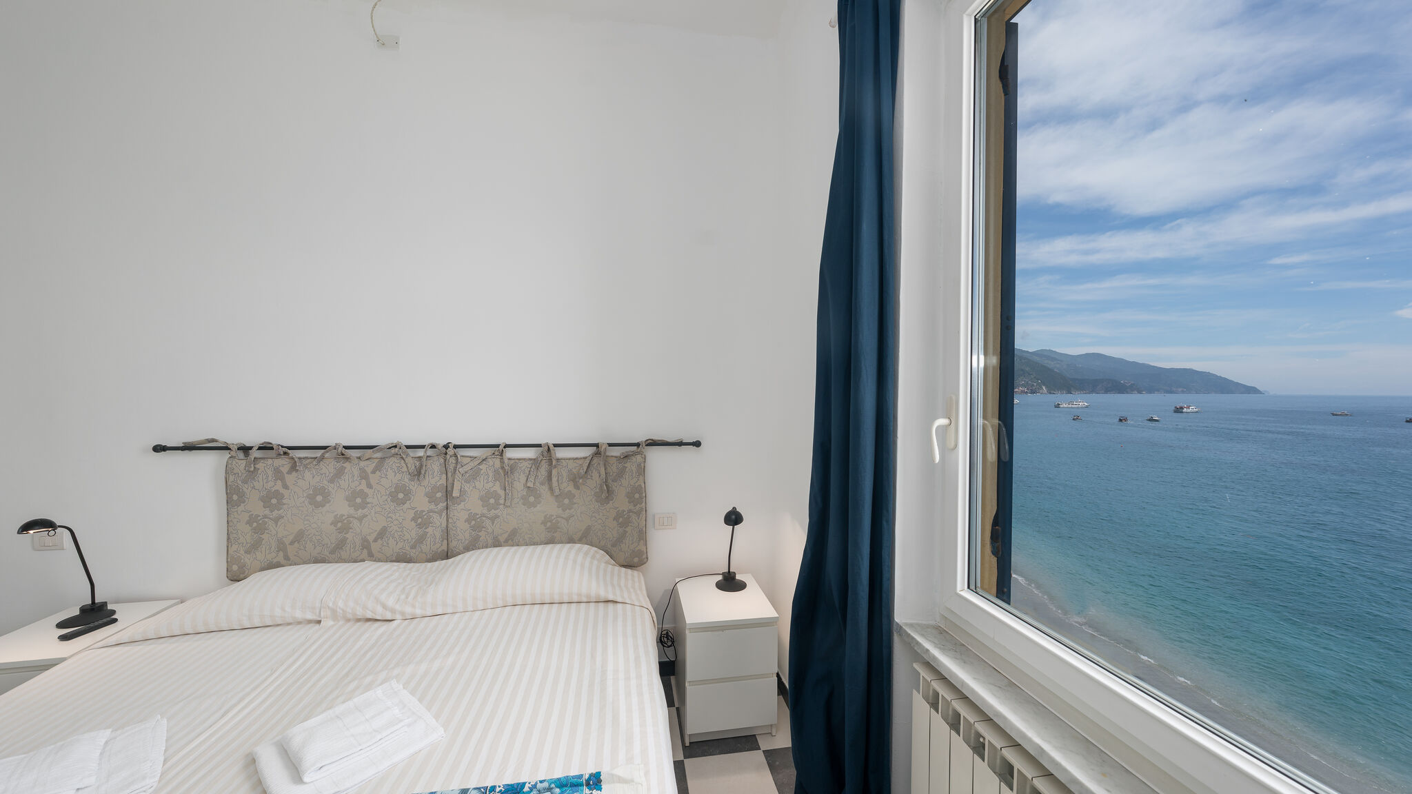 Italianway Monterosso al Mare Bouganville House in the center - amazing sea view