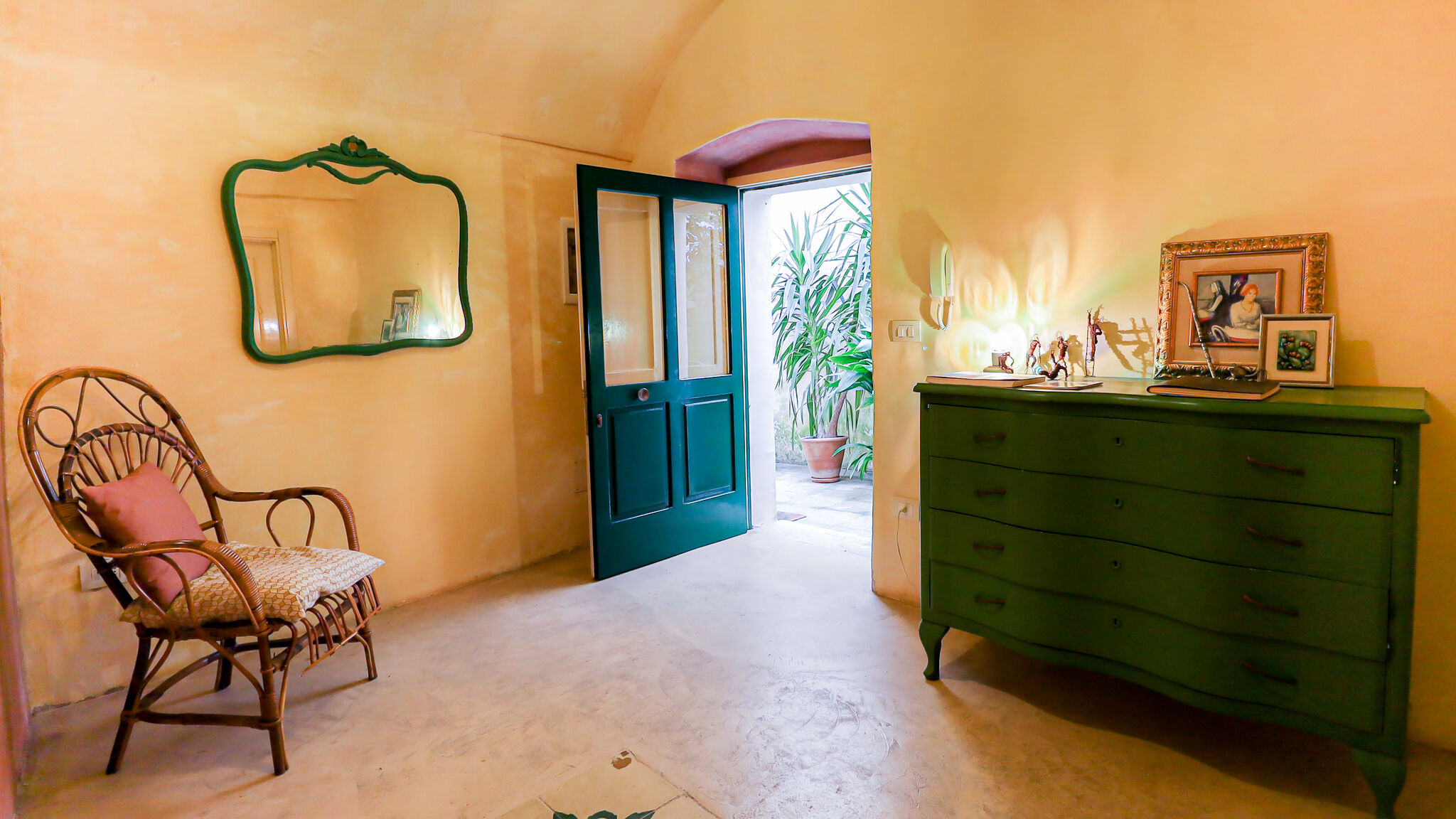 Italianway Parabita Luna e Basilico by Casa di Marco