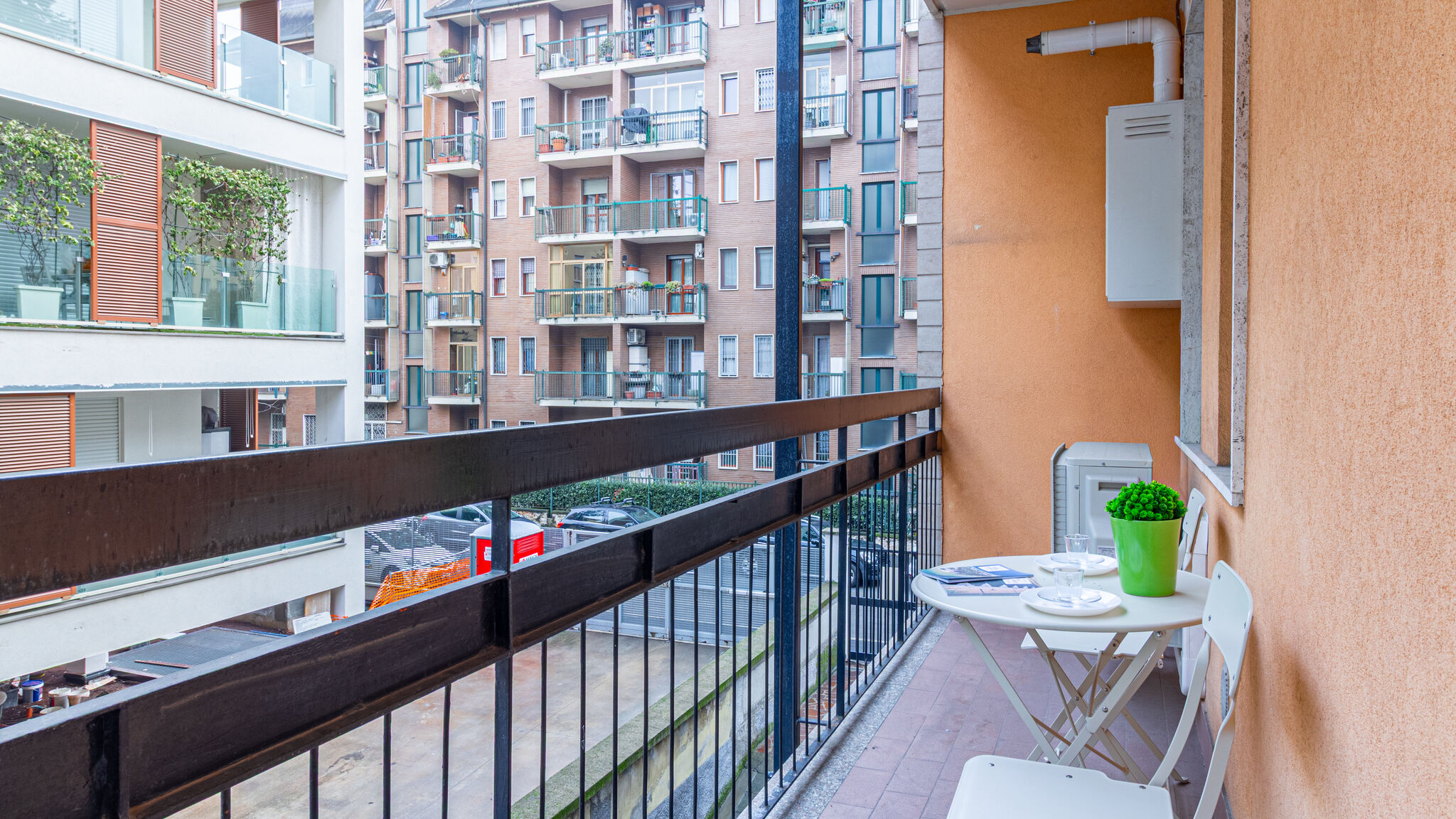 Italianway Milano Acquabella apartment by Houset