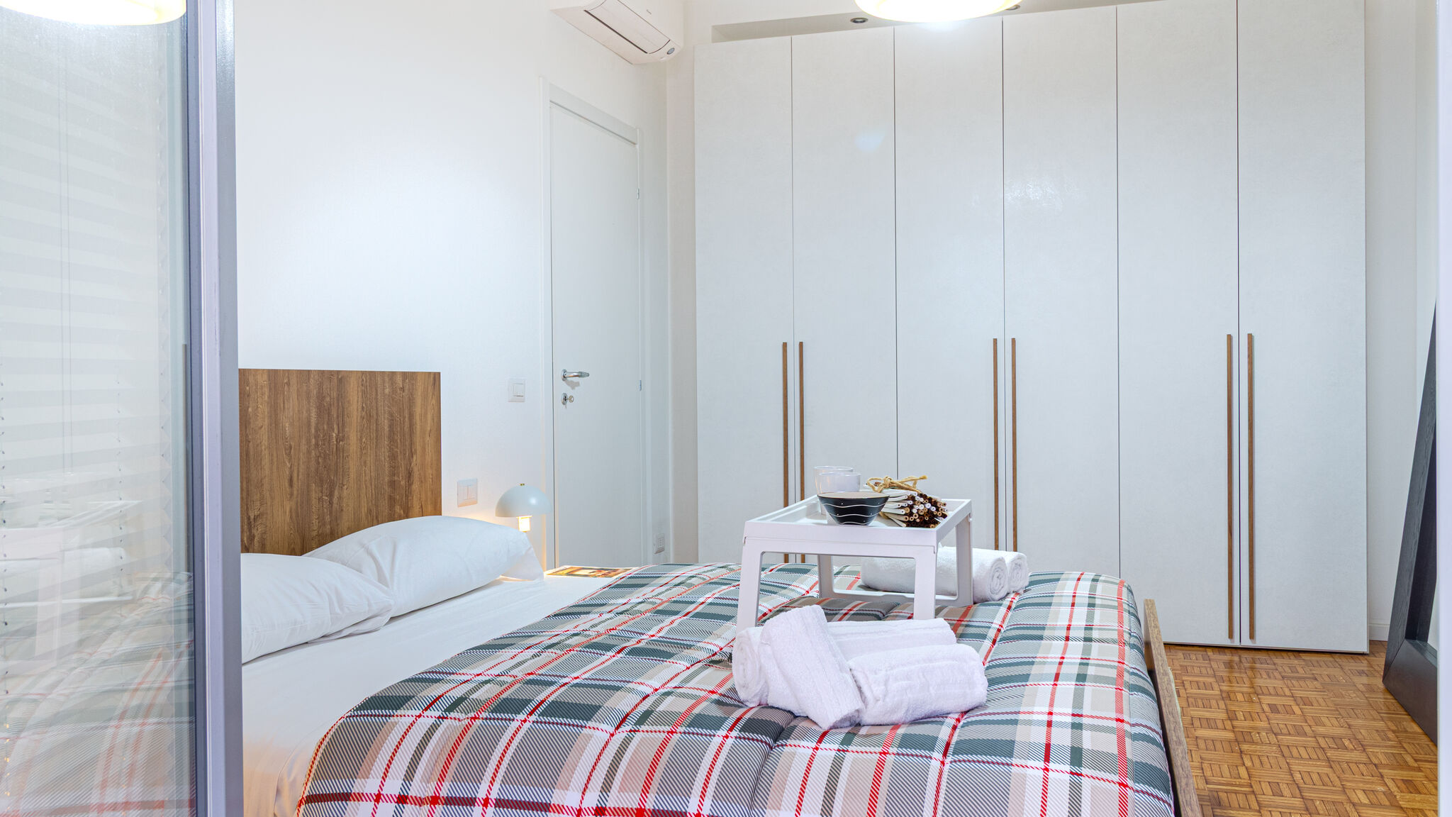 Italianway Milano Acquabella apartment by Houset