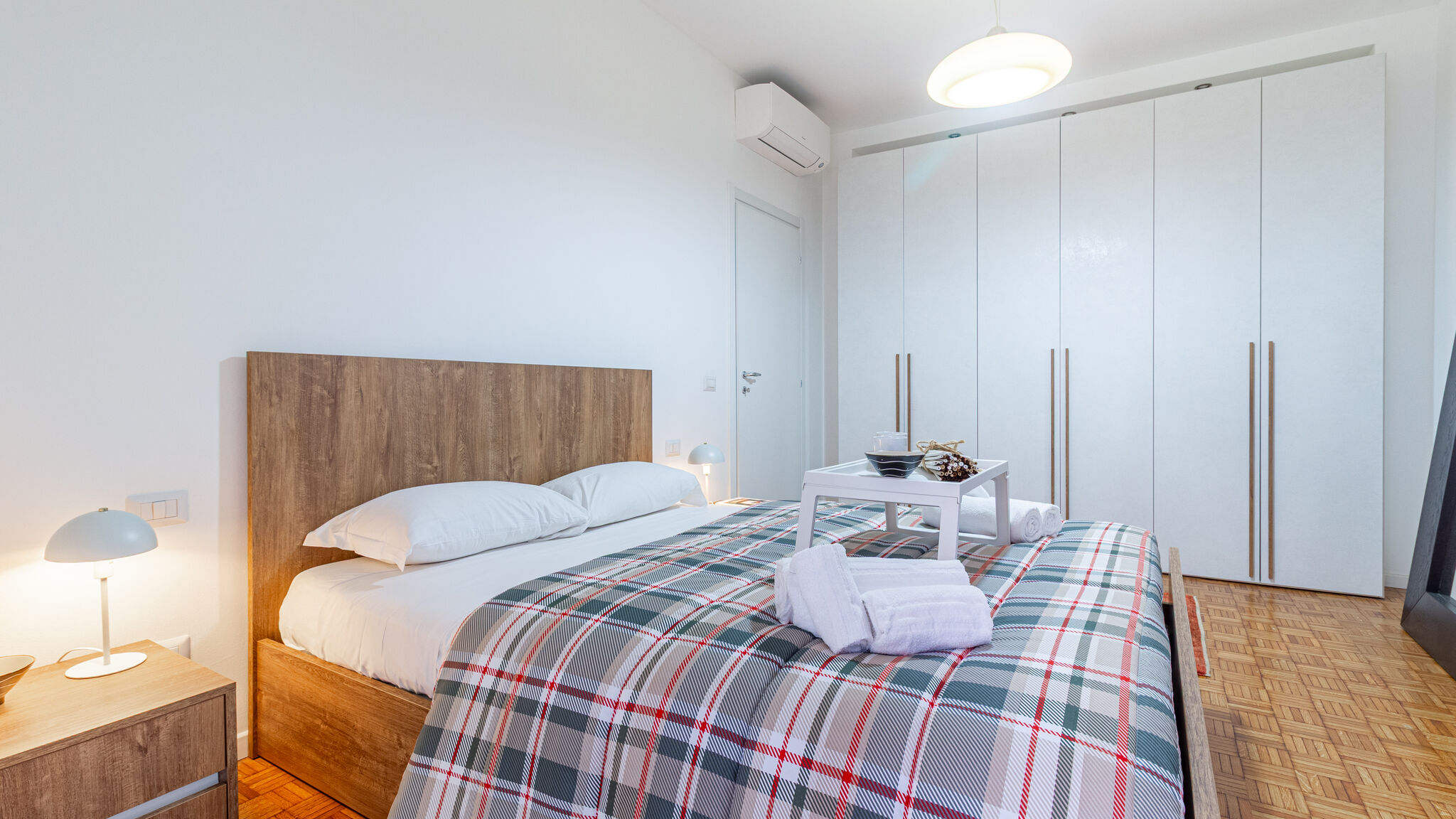 Italianway Milano Acquabella apartment by Houset