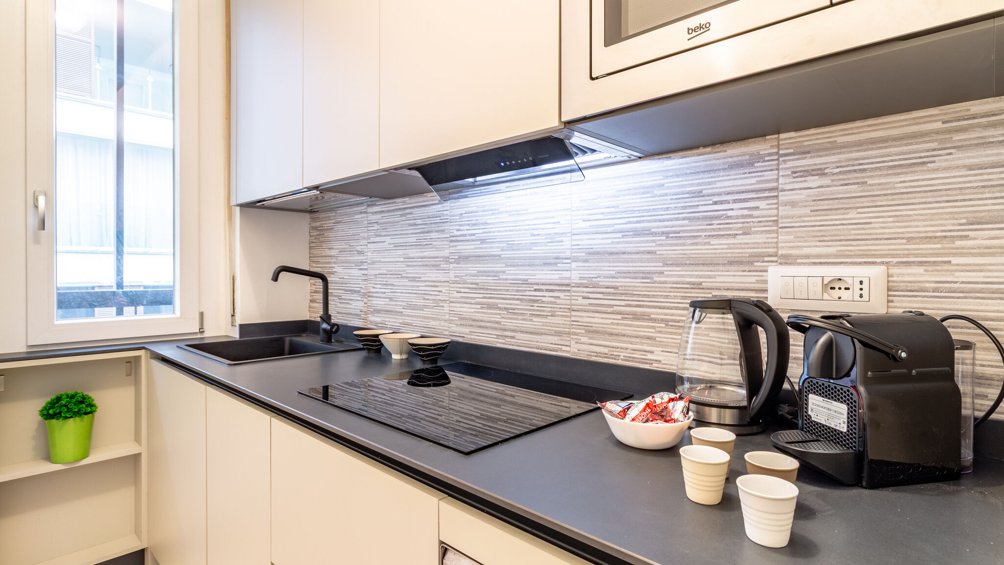 Italianway Milano Acquabella apartment by Houset