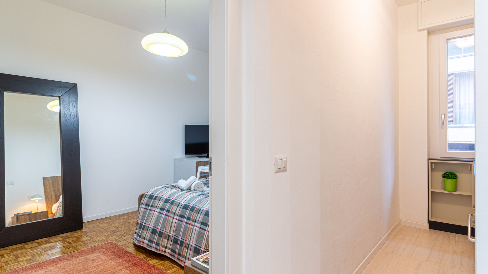 Italianway Milano Acquabella apartment by Houset