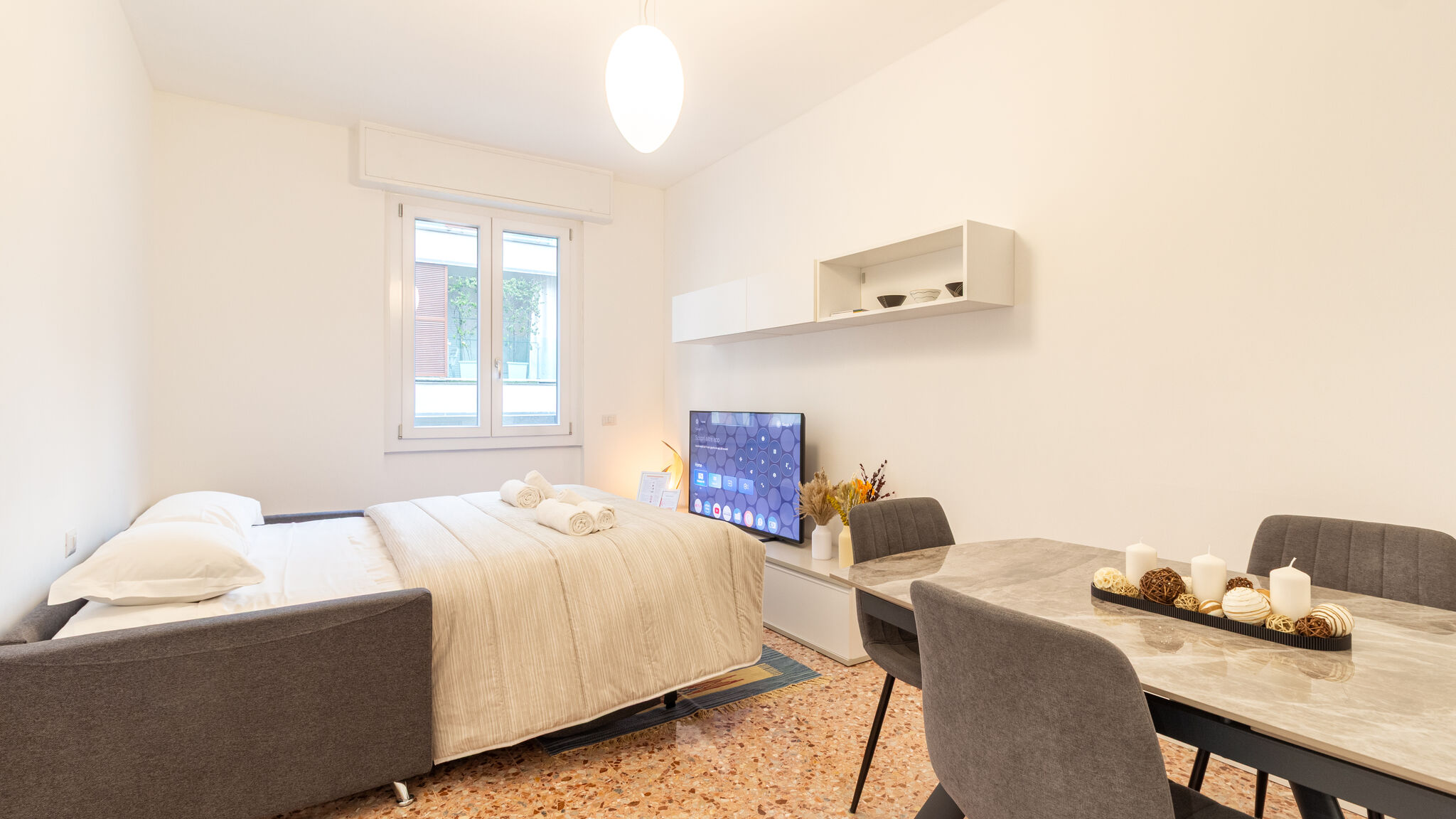 Italianway Milano Acquabella apartment by Houset