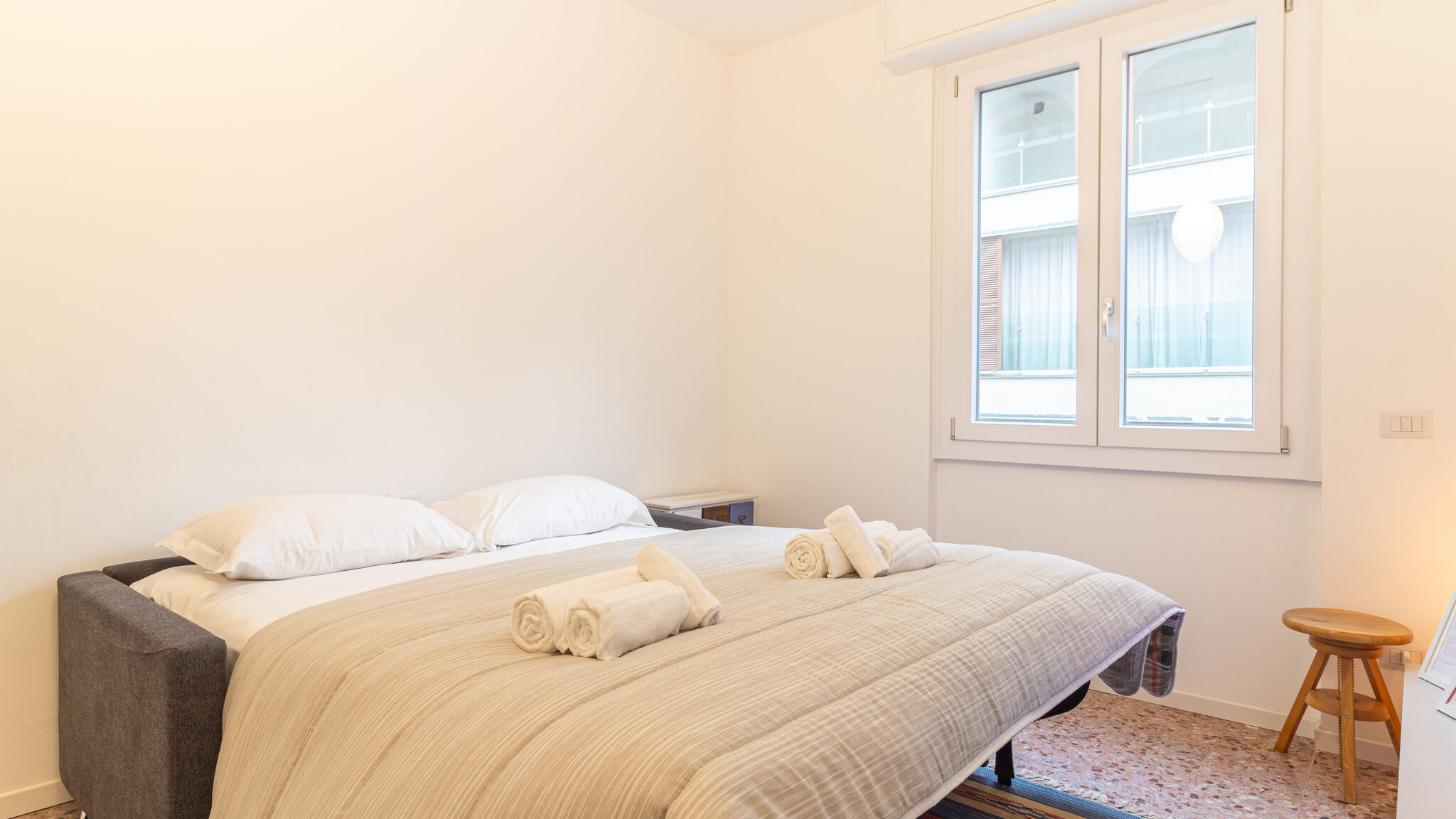 Italianway Milano Acquabella apartment by Houset