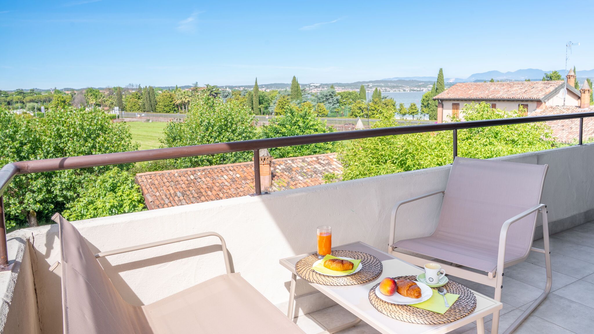 Italianway Desenzano del Garda Neela Apartment