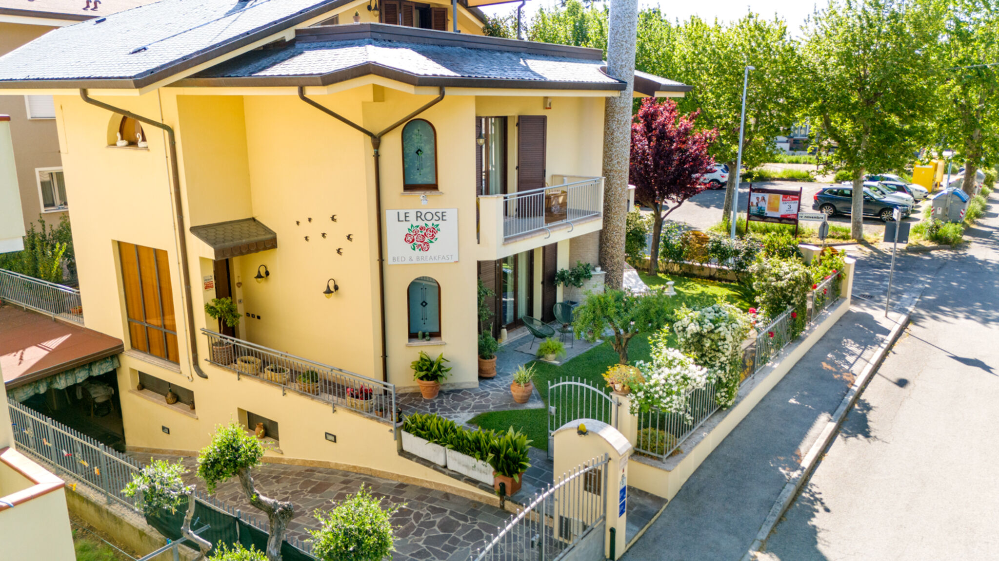 Italianway Misano Adriatico Le Rose Suite Deluxe con Balcone