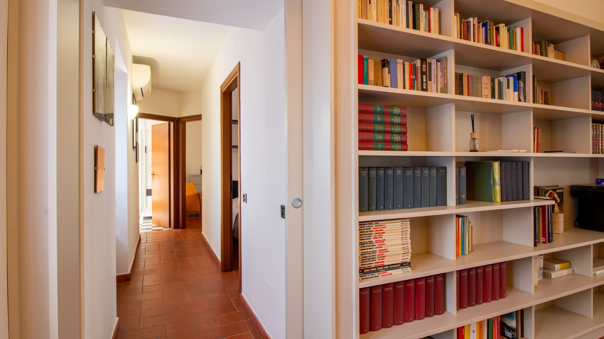 Italianway Biassono Corte delizia by Houset