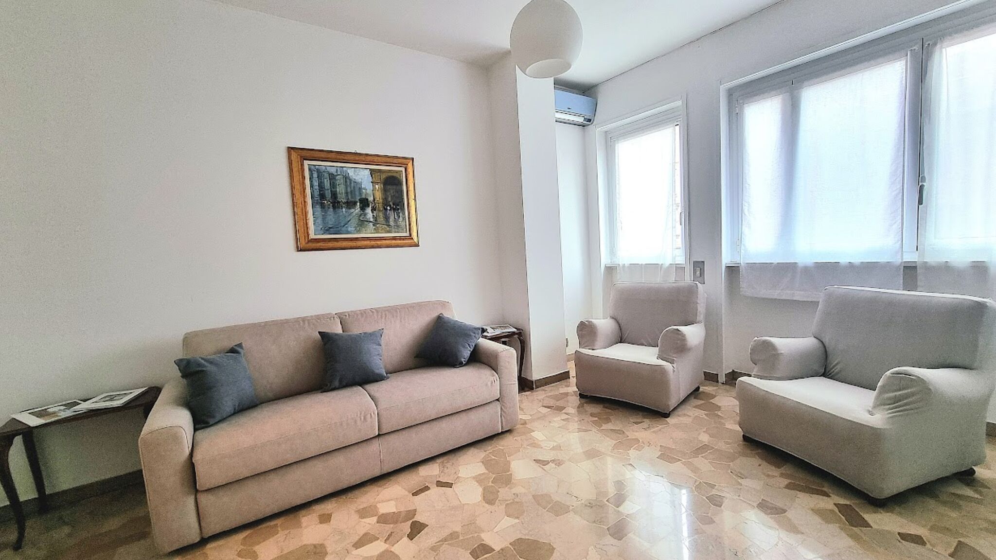 Italianway Milano NewTrilocale Loreto 2+2+1 pax M1 Pasteur