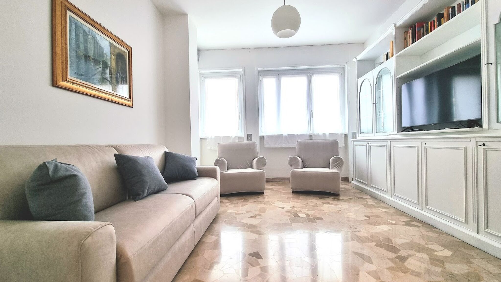 Italianway Milano NewTrilocale Loreto 2+2+1 pax M1 Pasteur