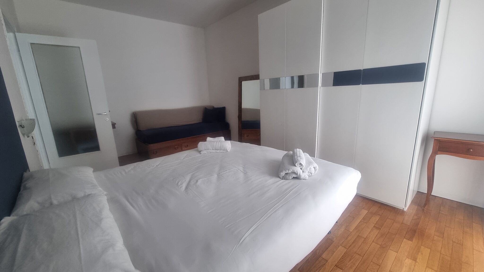 Italianway Milano NewTrilocale Loreto 2+2+1 pax M1 Pasteur