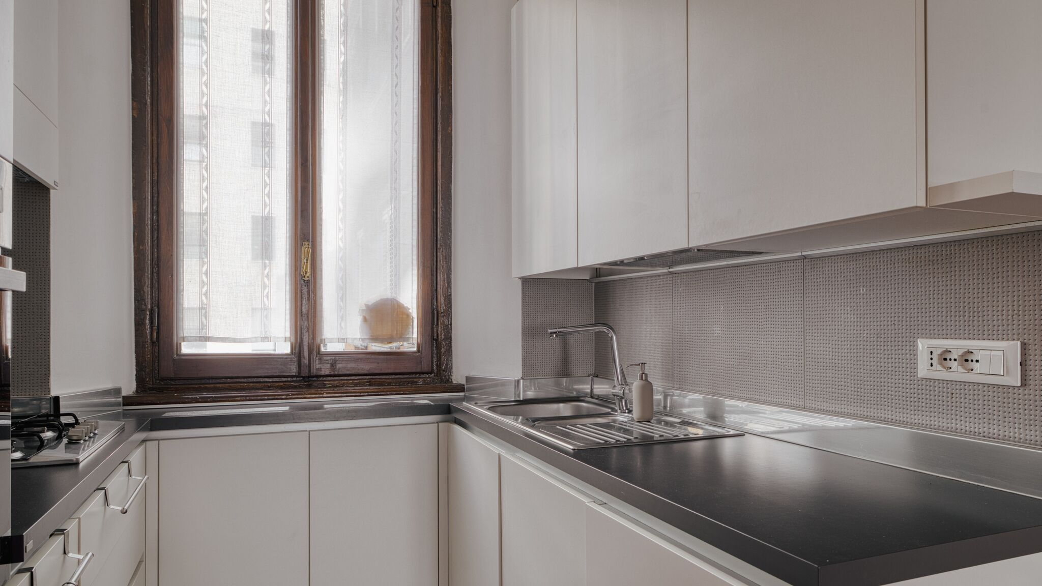 Italianway Milano Your Sunny Milan Getaway in Porta Venezia district