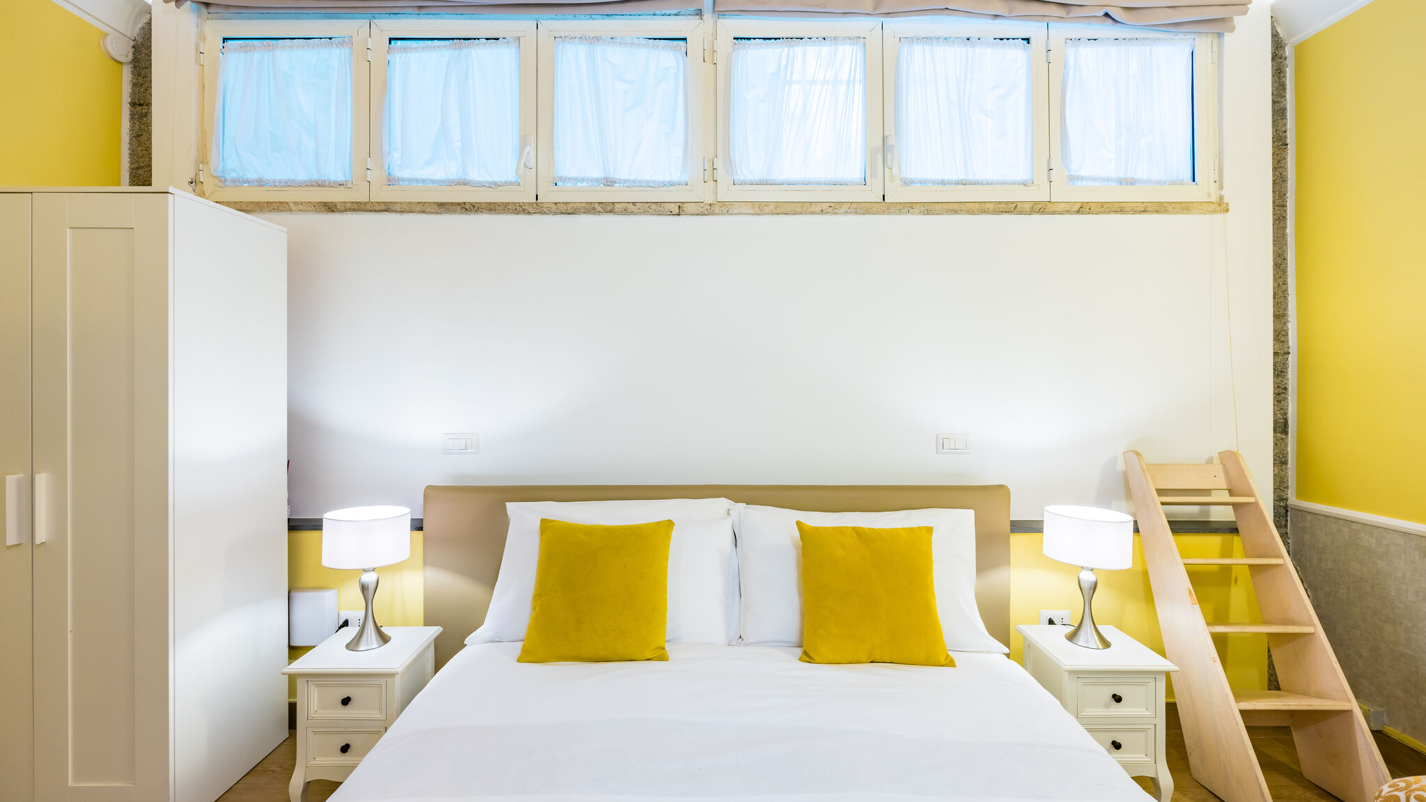 Italianway Napoli Residenza Matilde - Camera 1 "Giallo Tufo"