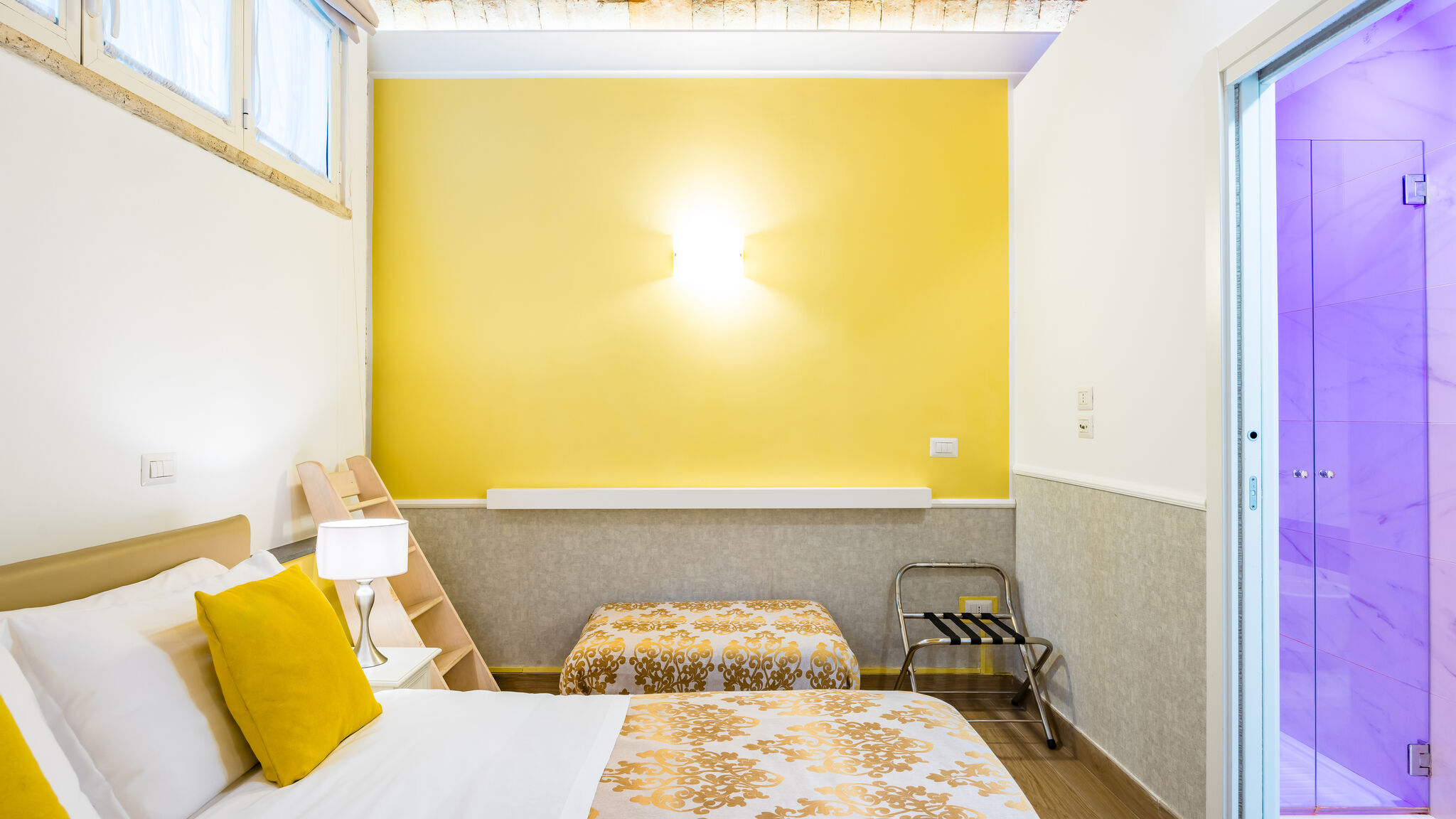 Italianway Napoli Residenza Matilde - Camera 1 "Giallo Tufo"