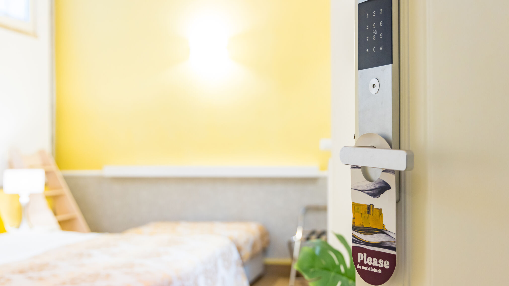 Italianway Napoli Residenza Matilde - Camera 1 "Giallo Tufo"