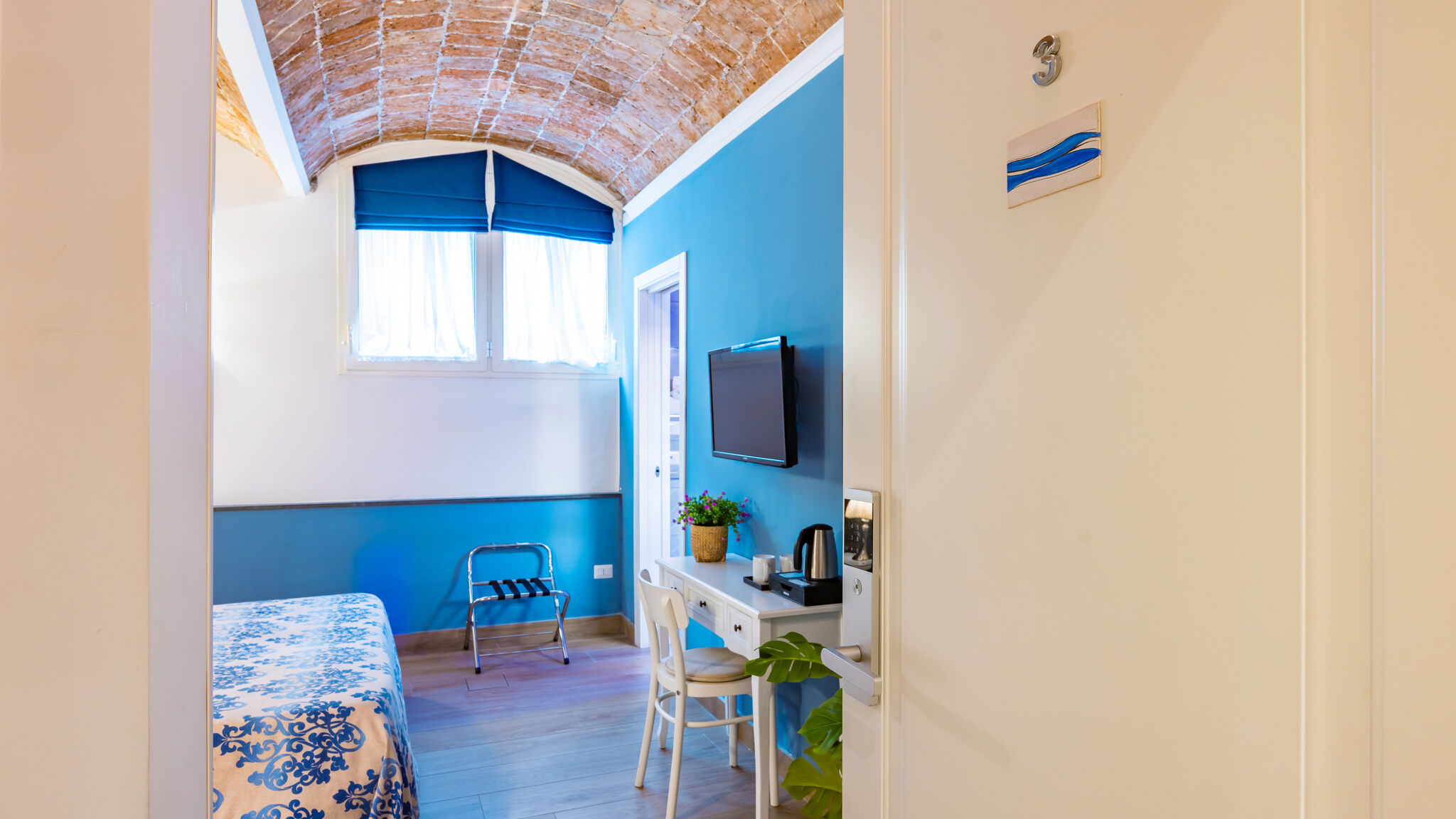 Italianway Napoli Residenza Matilde - Camera 3 "Azzurro Mare"