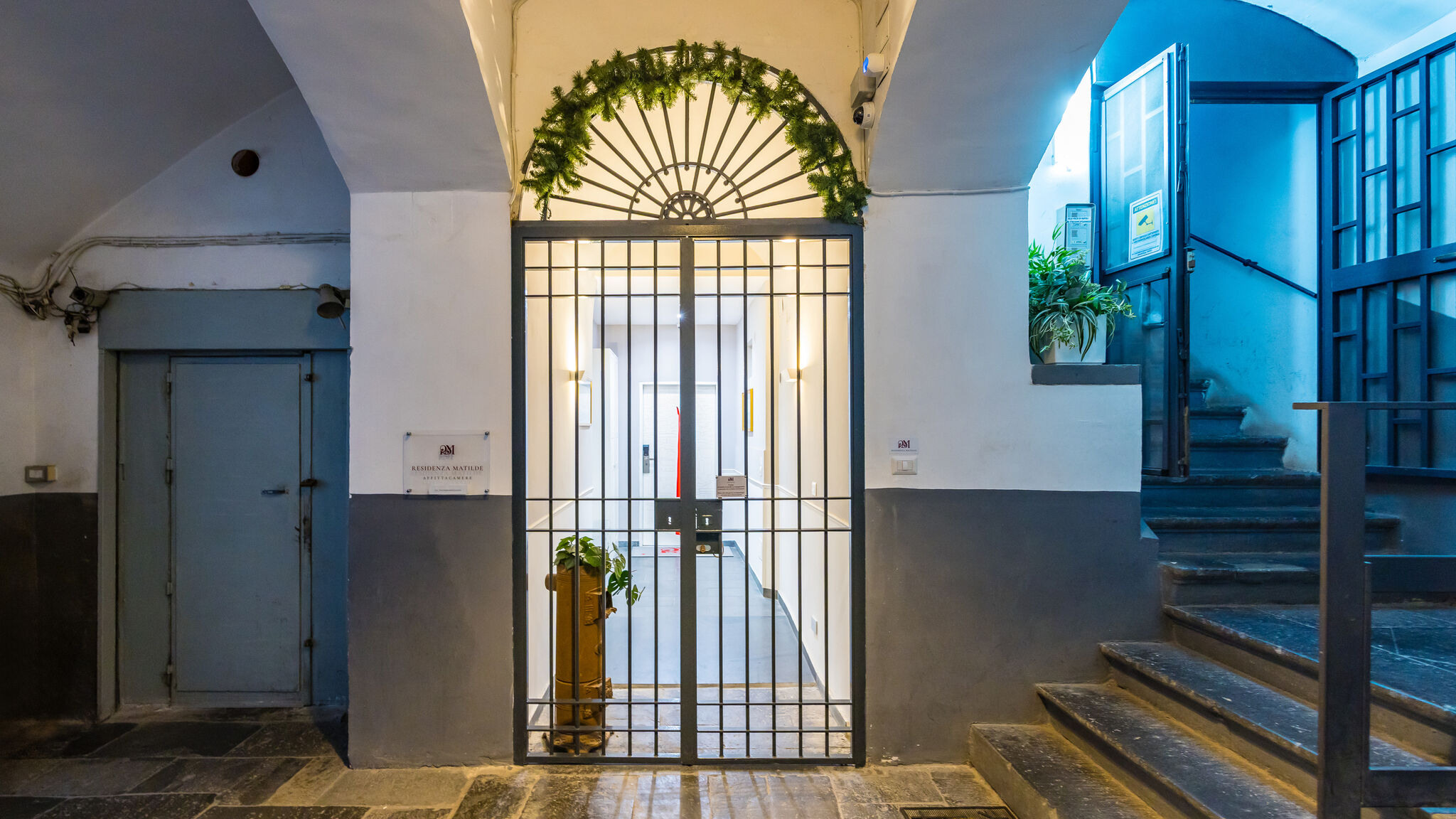 Italianway Napoli Residenza Matilde - Camera 1 "Giallo Tufo"