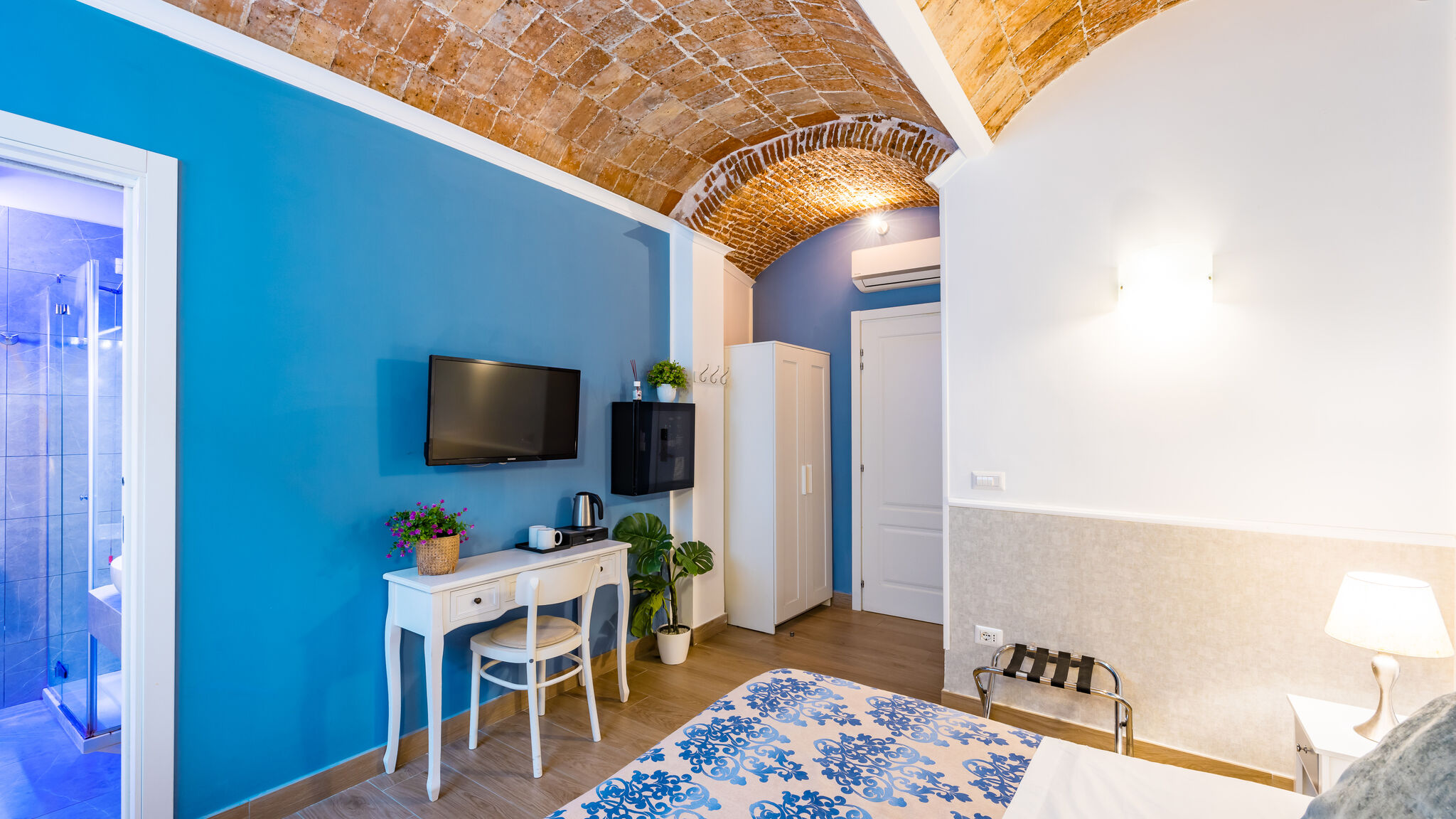 Italianway Napoli Residenza Matilde - Camera 3 "Azzurro Mare"