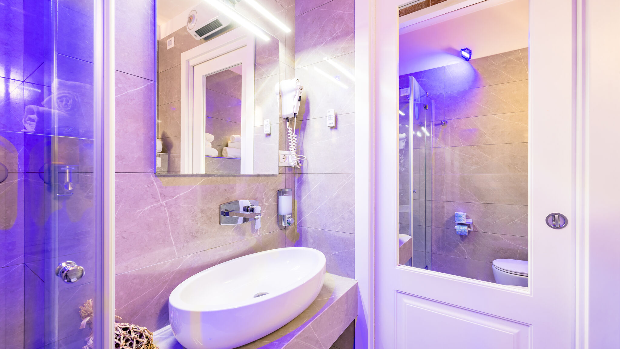 Italianway Napoli Residenza Matilde - Camera 3 "Azzurro Mare"