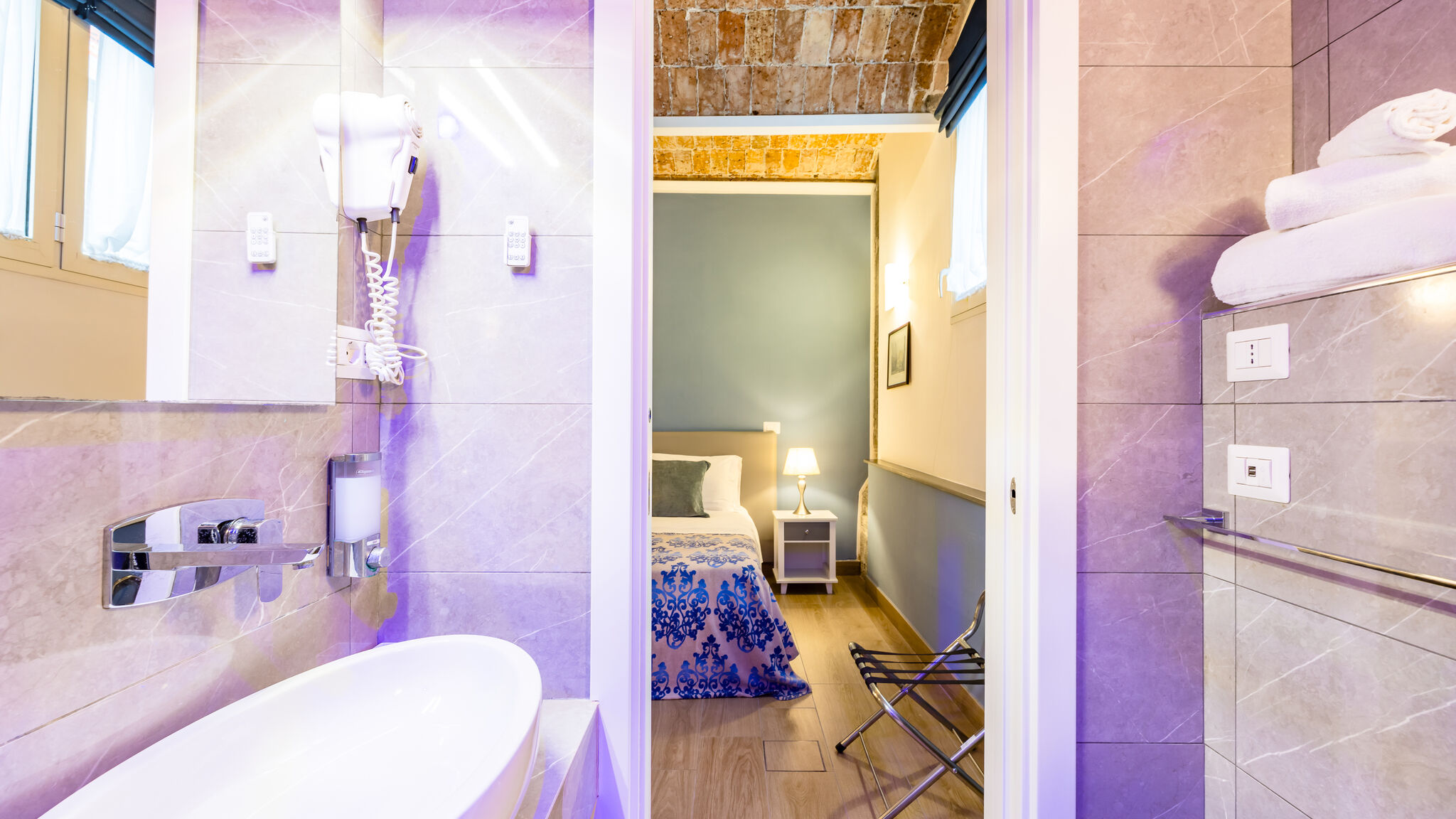 Italianway Napoli Residenza Matilde - Camera 3 "Azzurro Mare"