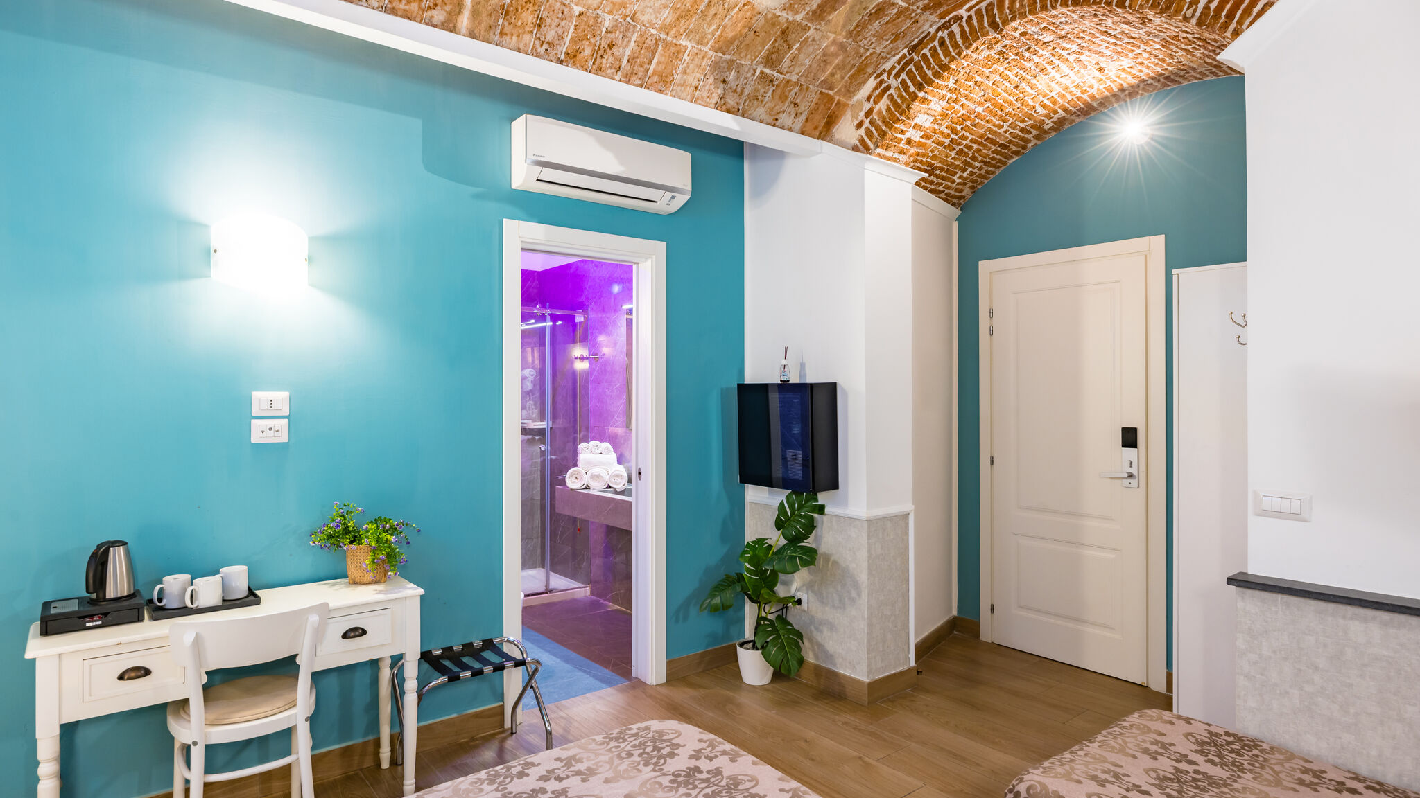 Italianway Napoli Residenza Matilde - Camera 5 "Verde Sirena"