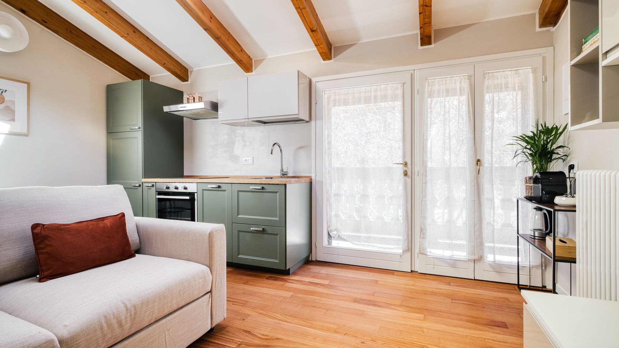 Italianway Milano Pezzotti 12 design apt in the city center