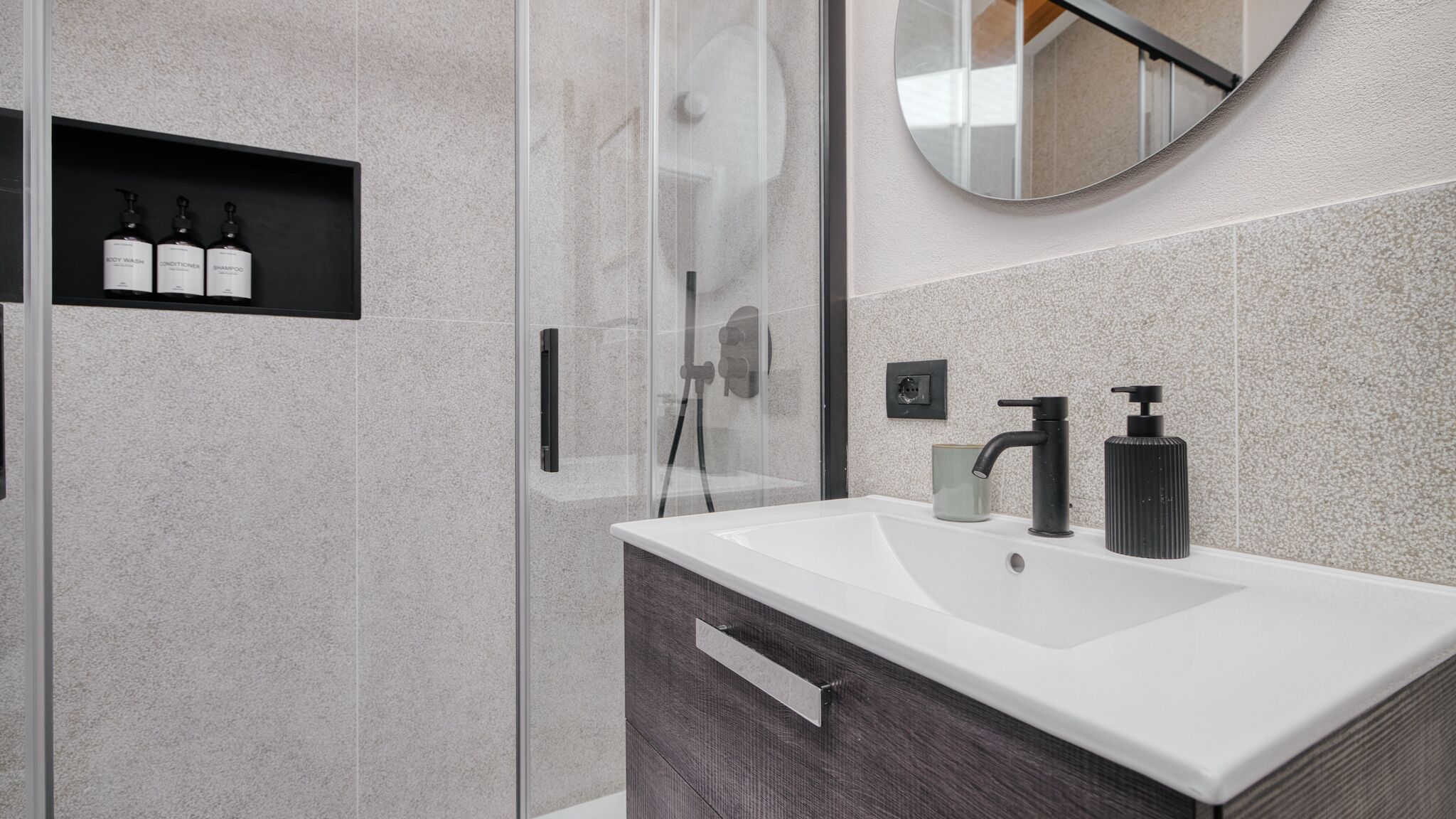 Italianway Milano Pezzotti 12 design apt in the city center