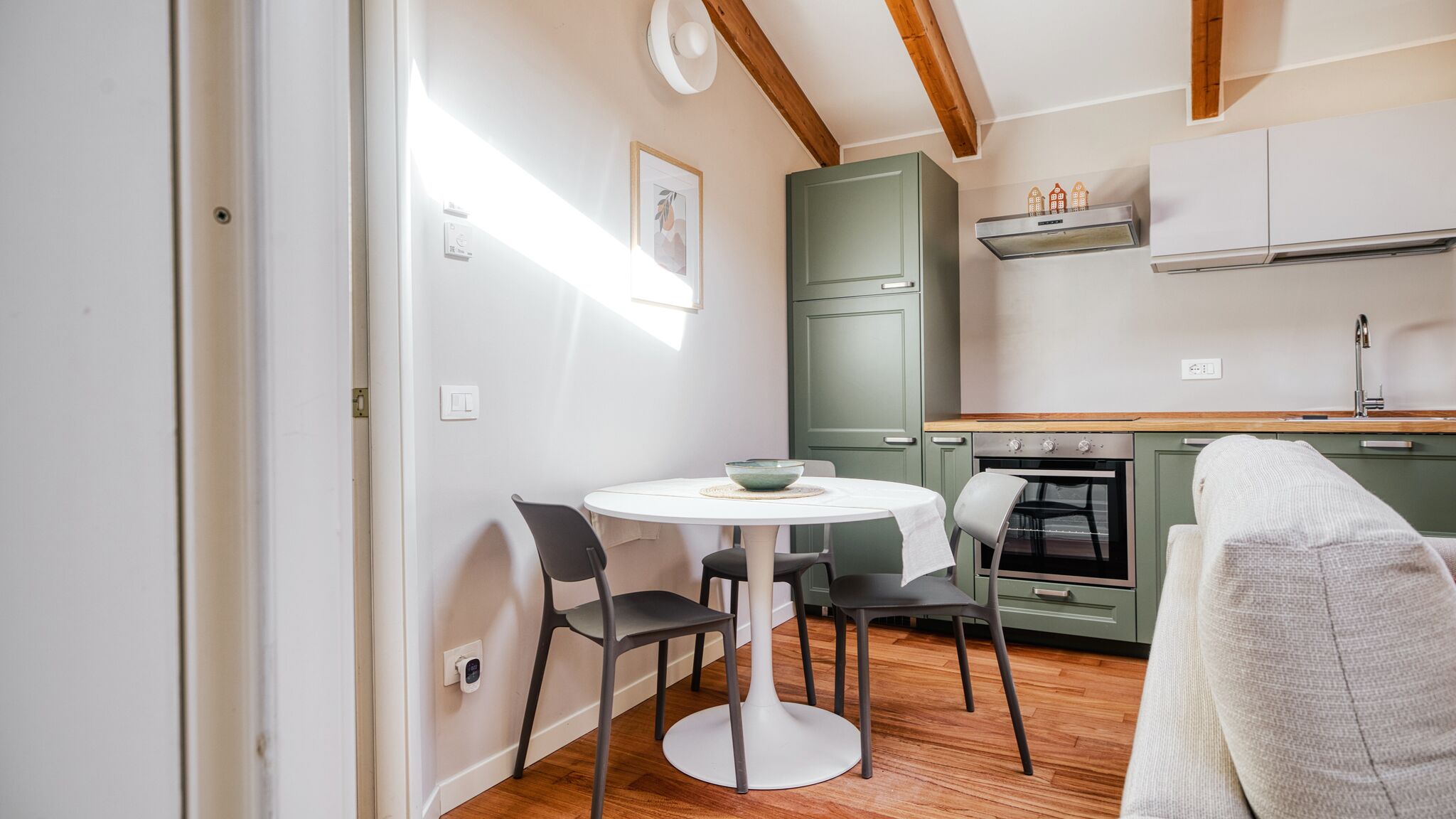 Italianway Milano Pezzotti 12 design apt in the city center