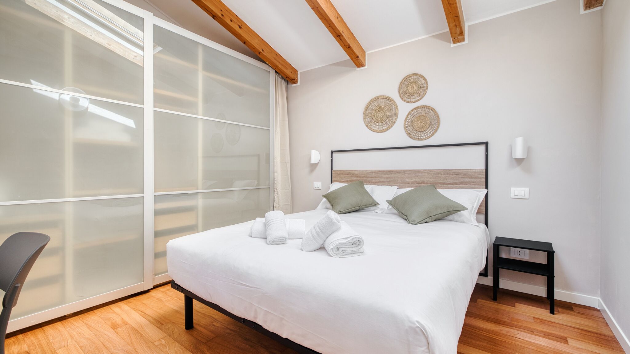 Italianway Milano Pezzotti 12 design apt in the city center