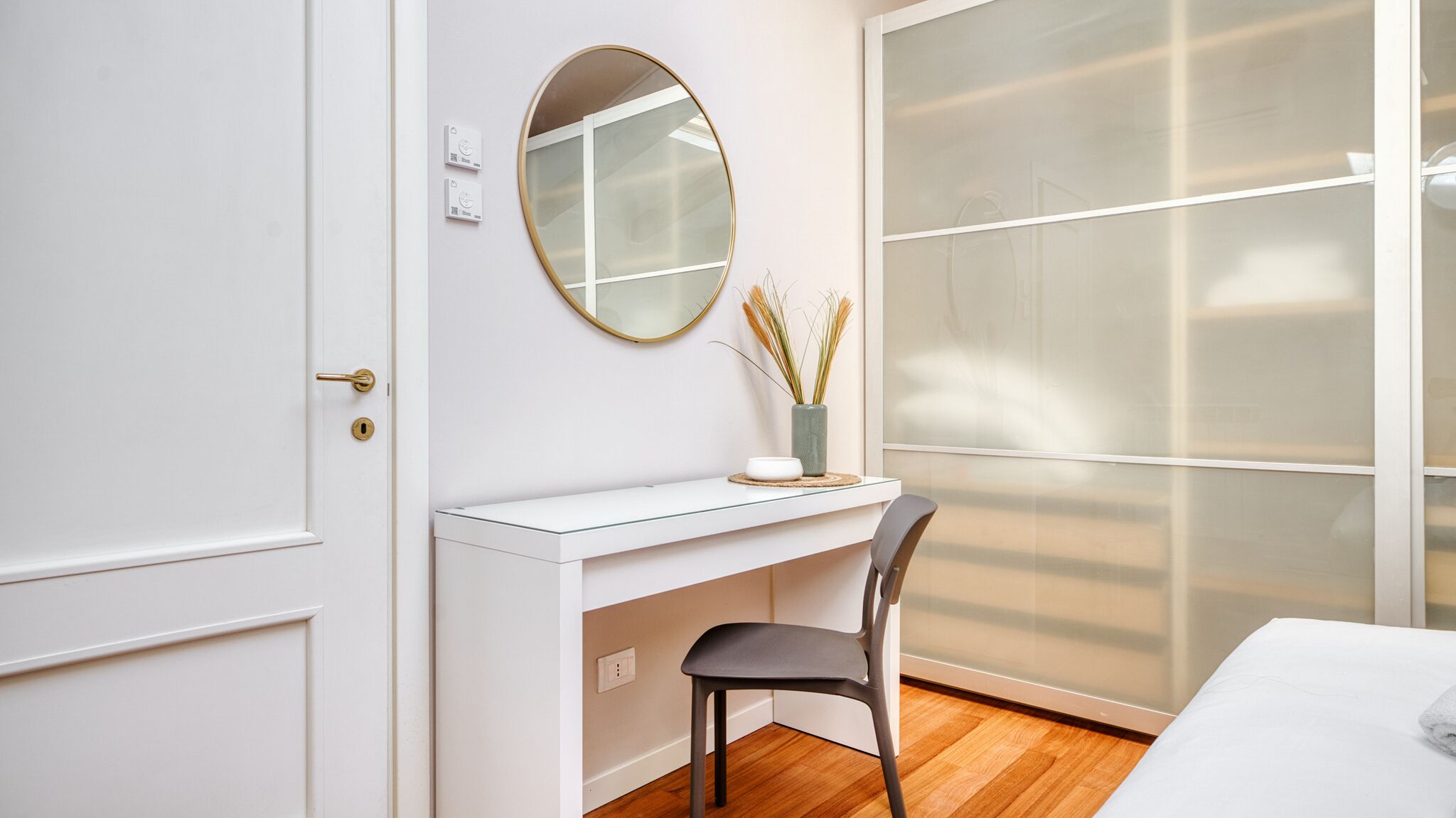 Italianway Milano Pezzotti 12 design apt in the city center