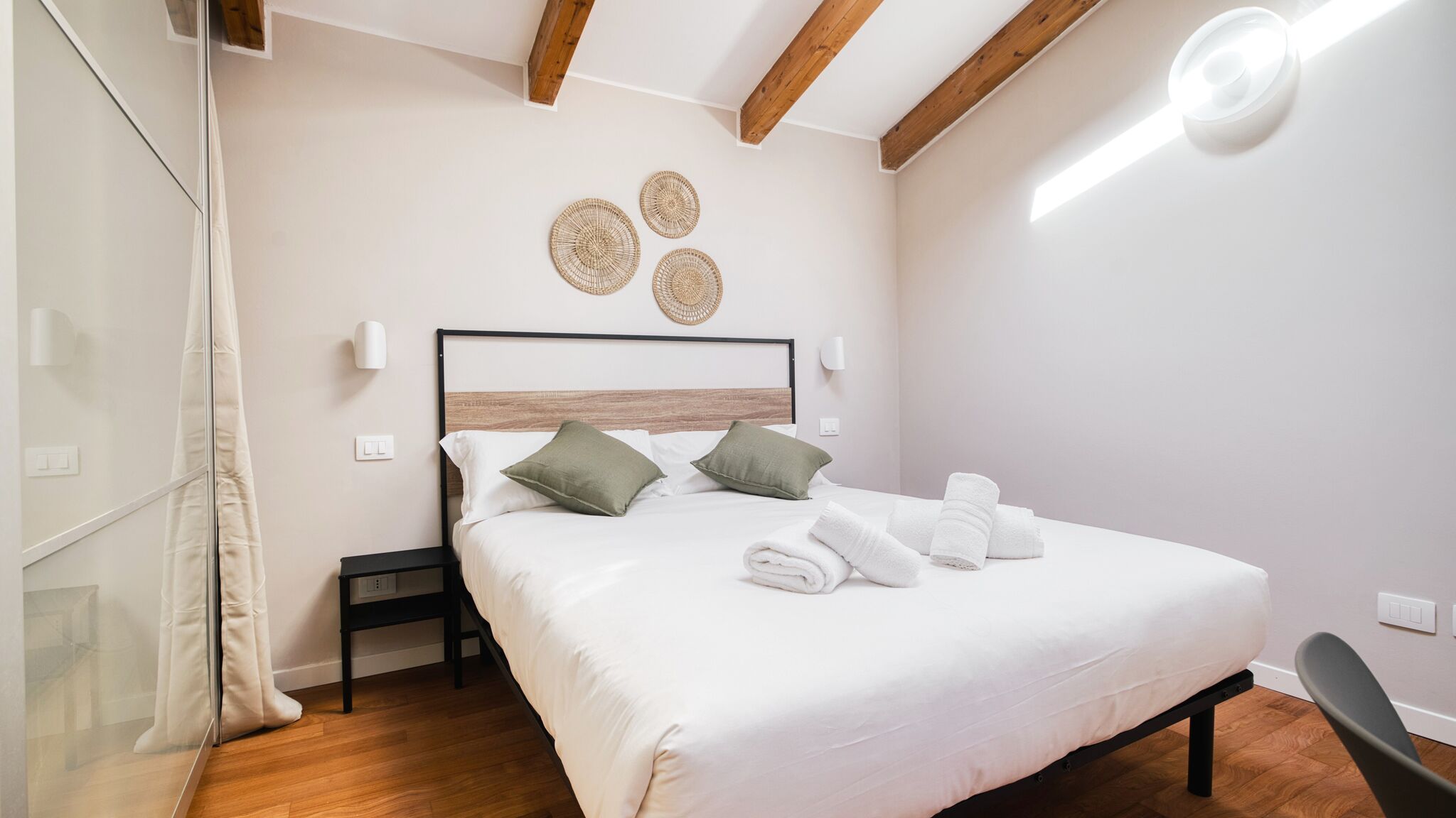 Italianway Milano Pezzotti 12 design apt in the city center