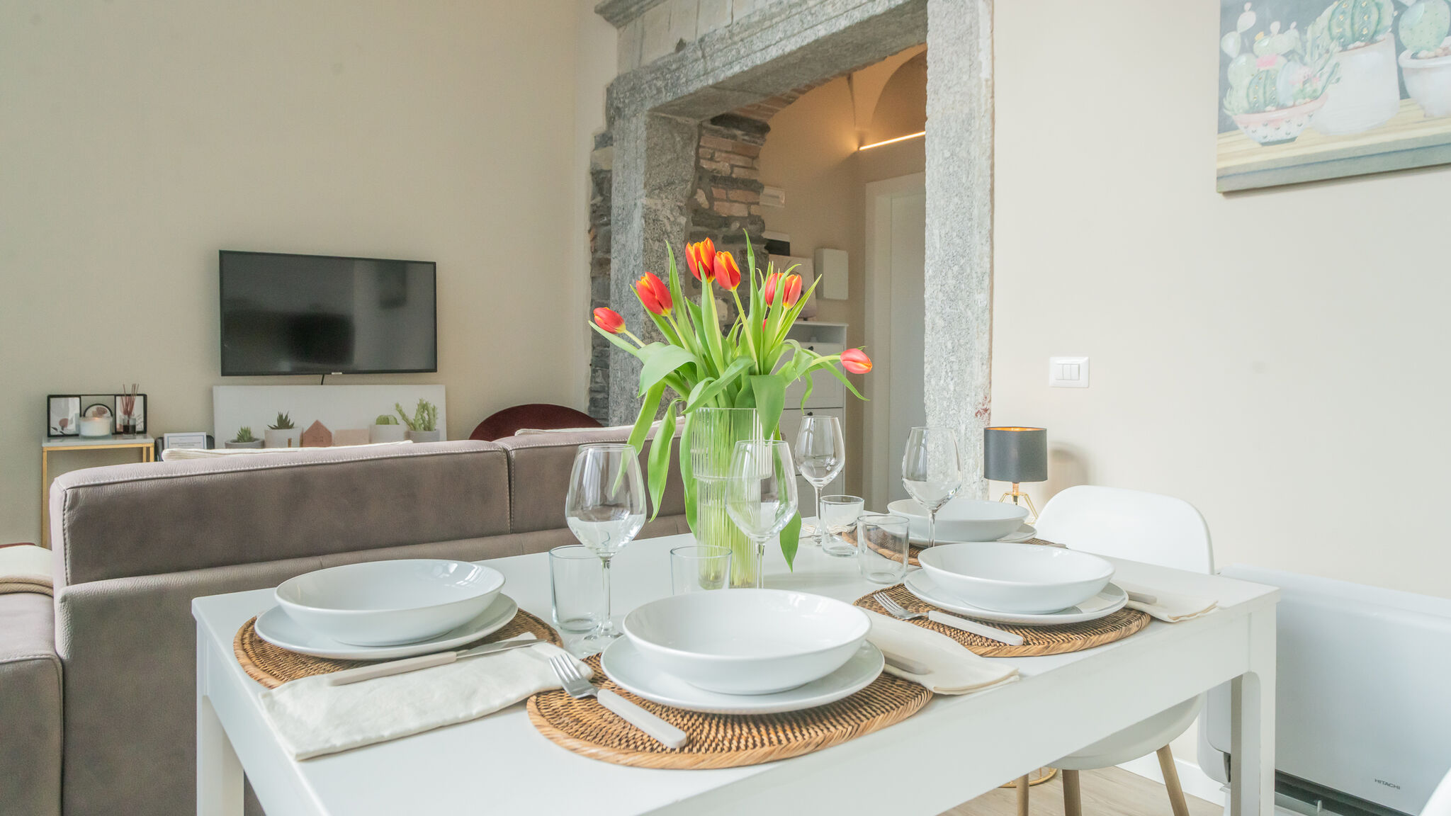 Italianway Como Romantic Escape city centre with Jacuzzi & Parking