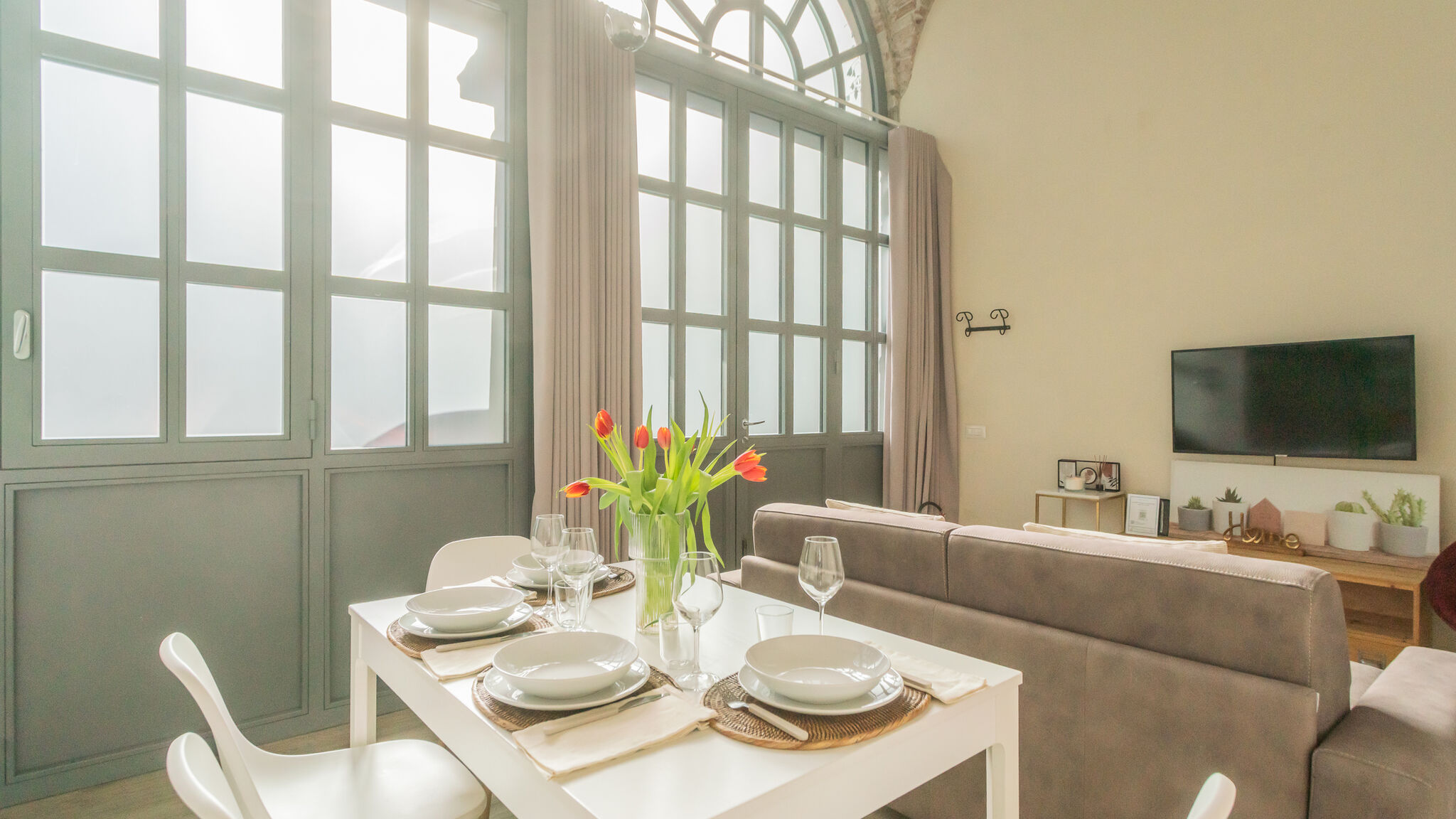 Italianway Como Romantic Escape city centre with Jacuzzi & Parking