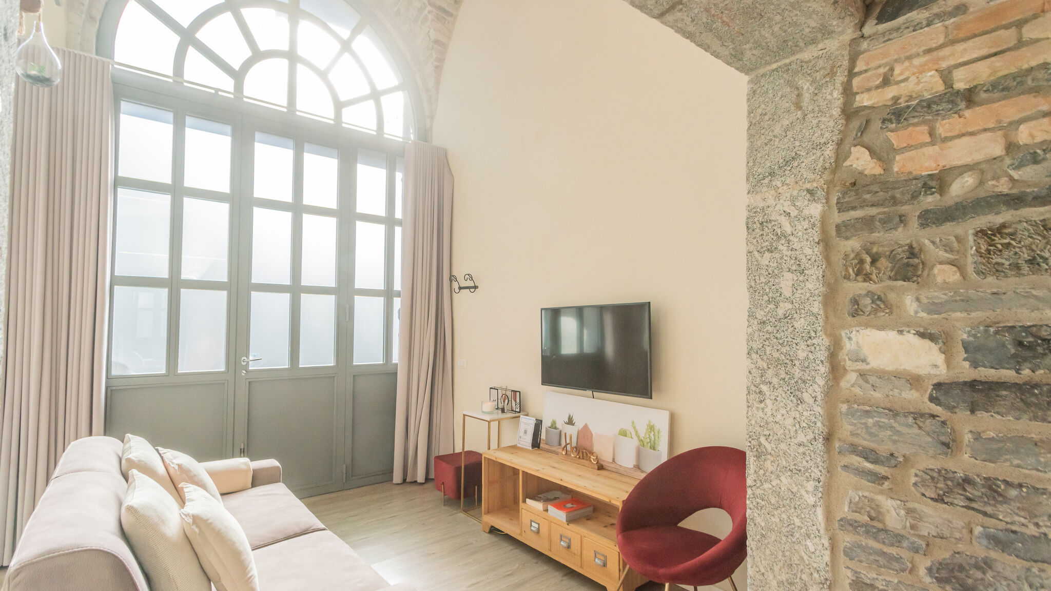 Italianway Como Romantic Escape city centre with Jacuzzi & Parking