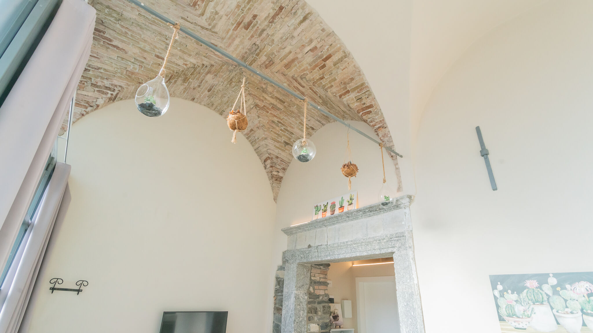 Italianway Como Romantic Escape city centre with Jacuzzi & Parking