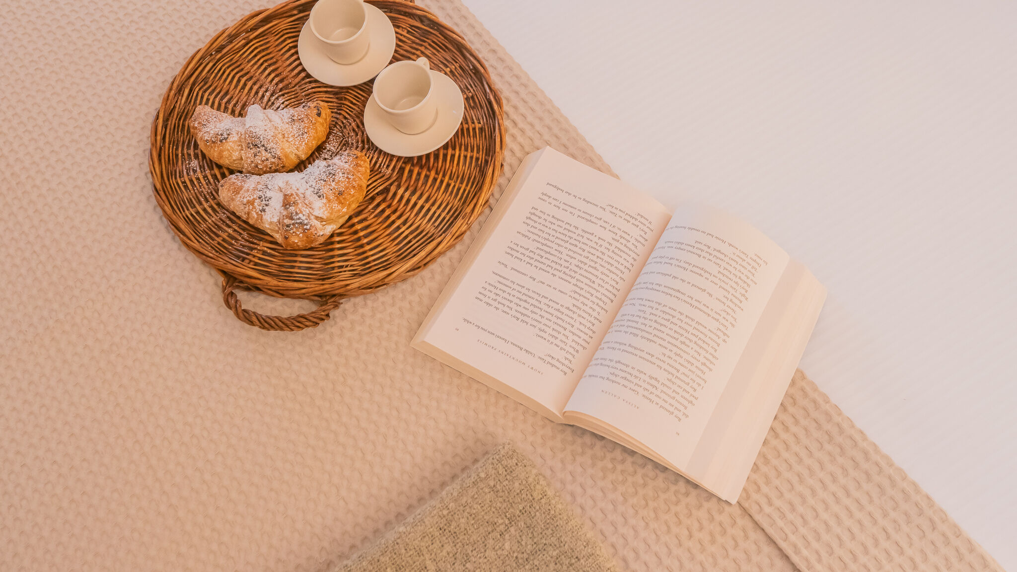 Italianway Como Romantic Escape city centre with Jacuzzi & Parking