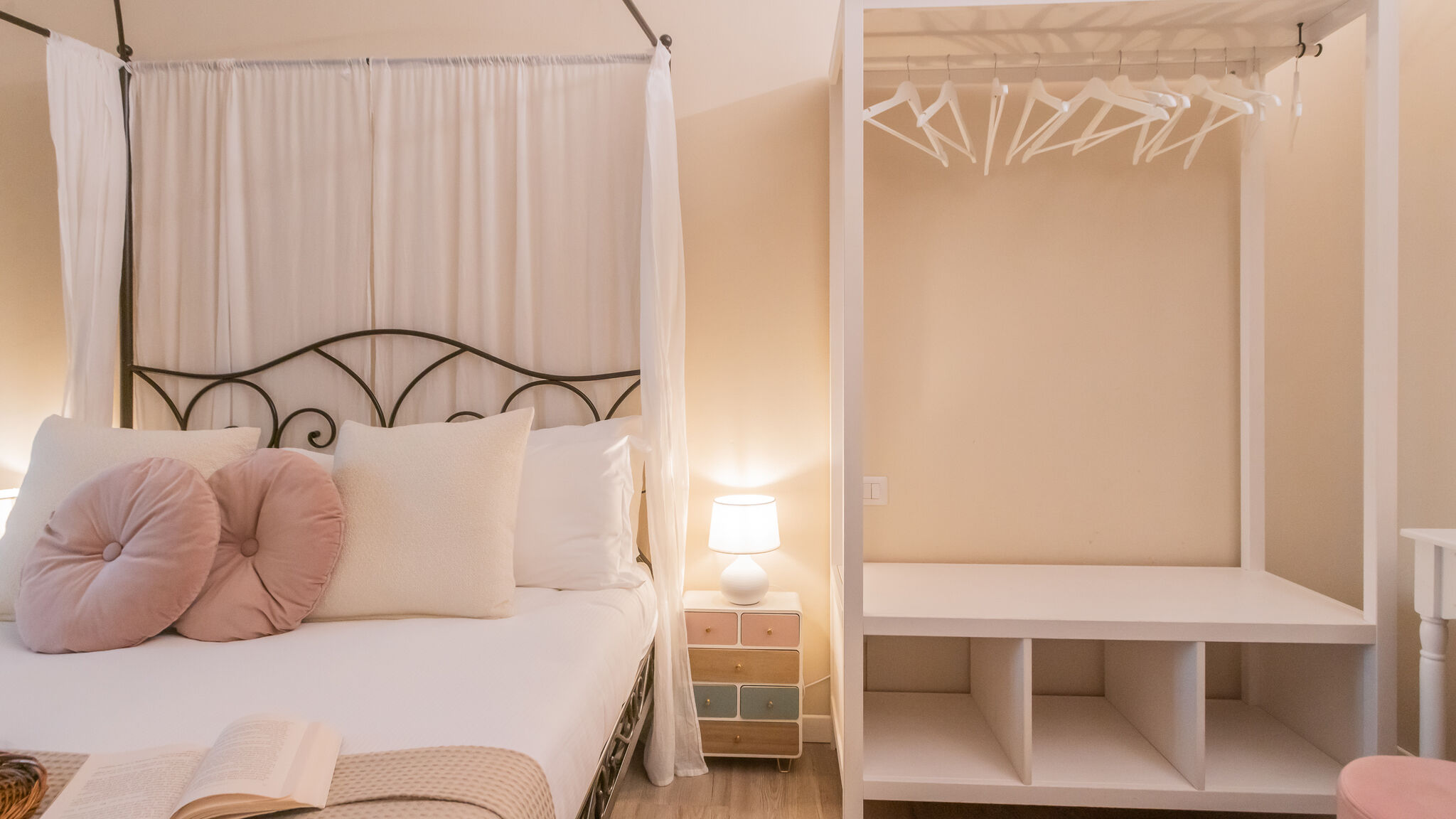 Italianway Como Romantic Escape city centre with Jacuzzi & Parking